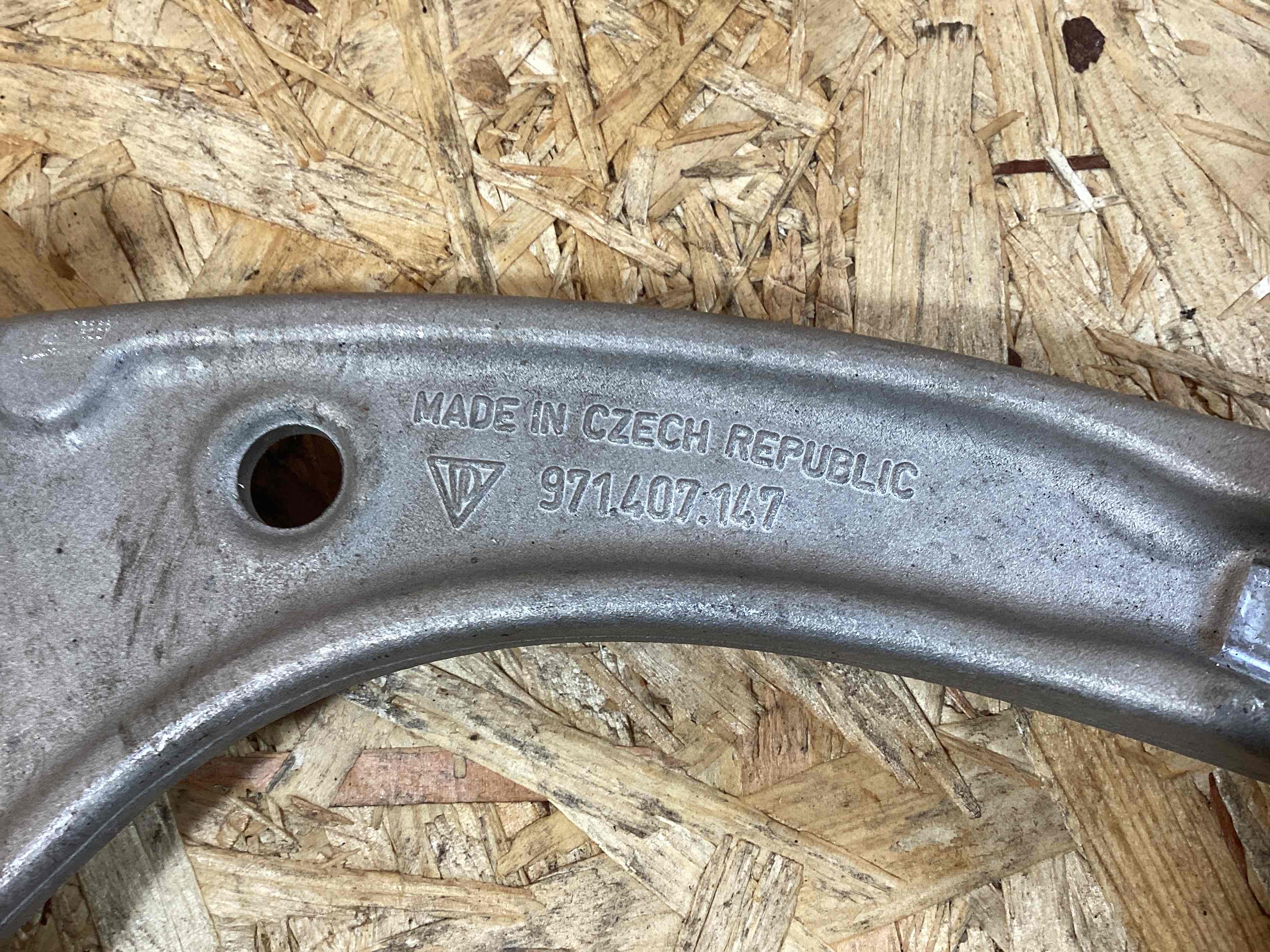 Рычаг передний Porsche Taycan 260925-102