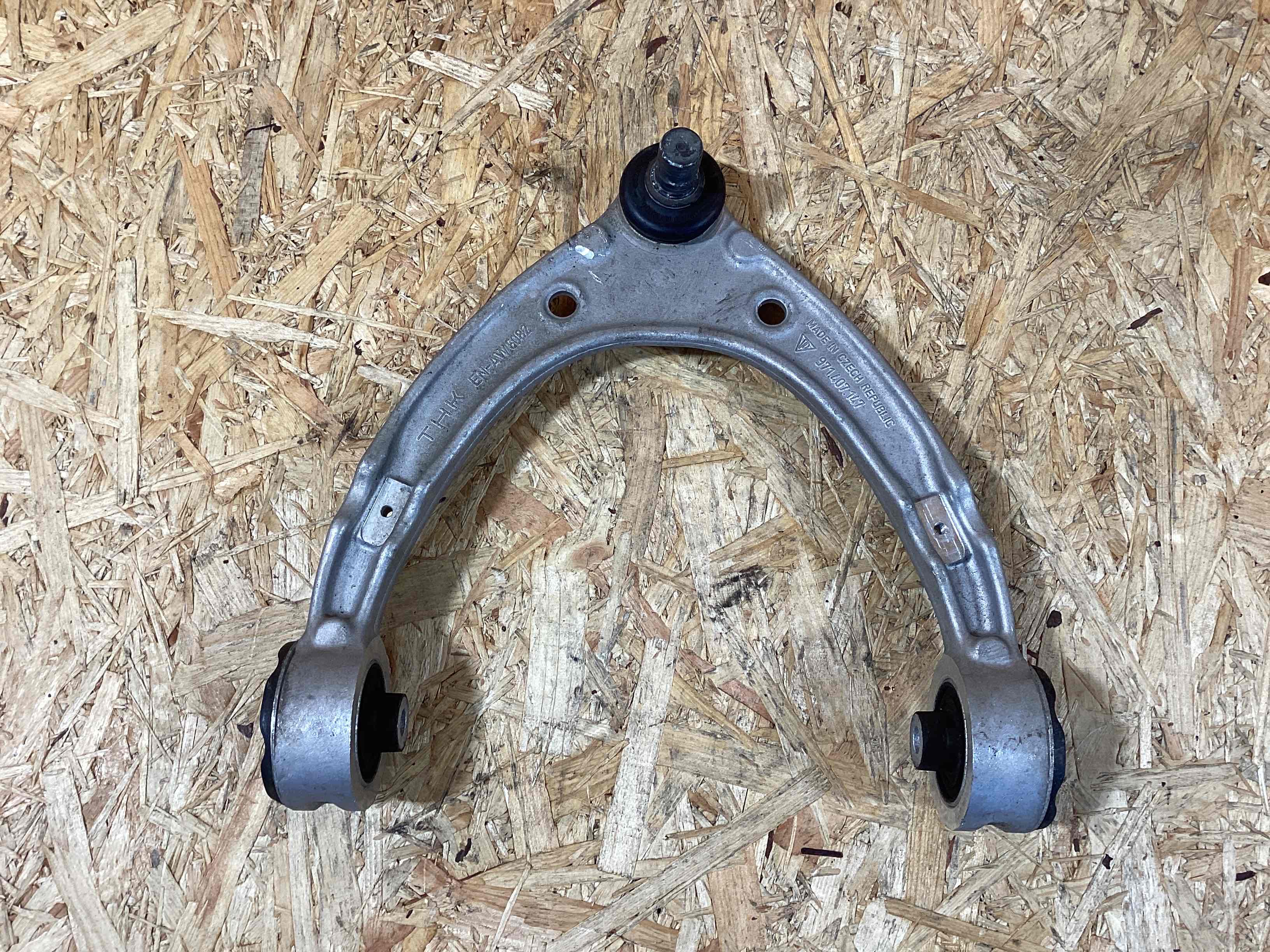 Рычаг передний Porsche Taycan 260925-102