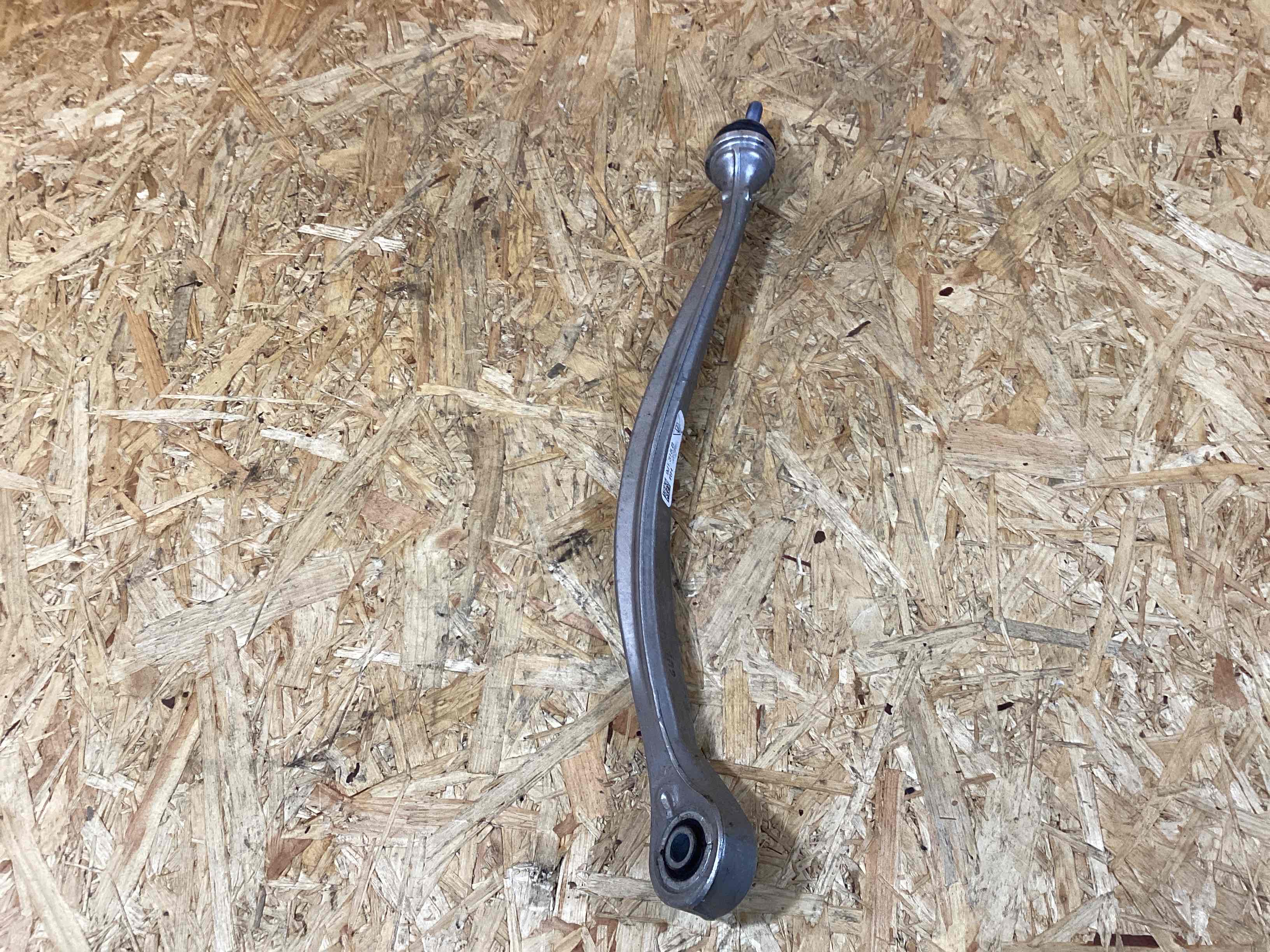 Рычаг передний правый Porsche Taycan 260925-103