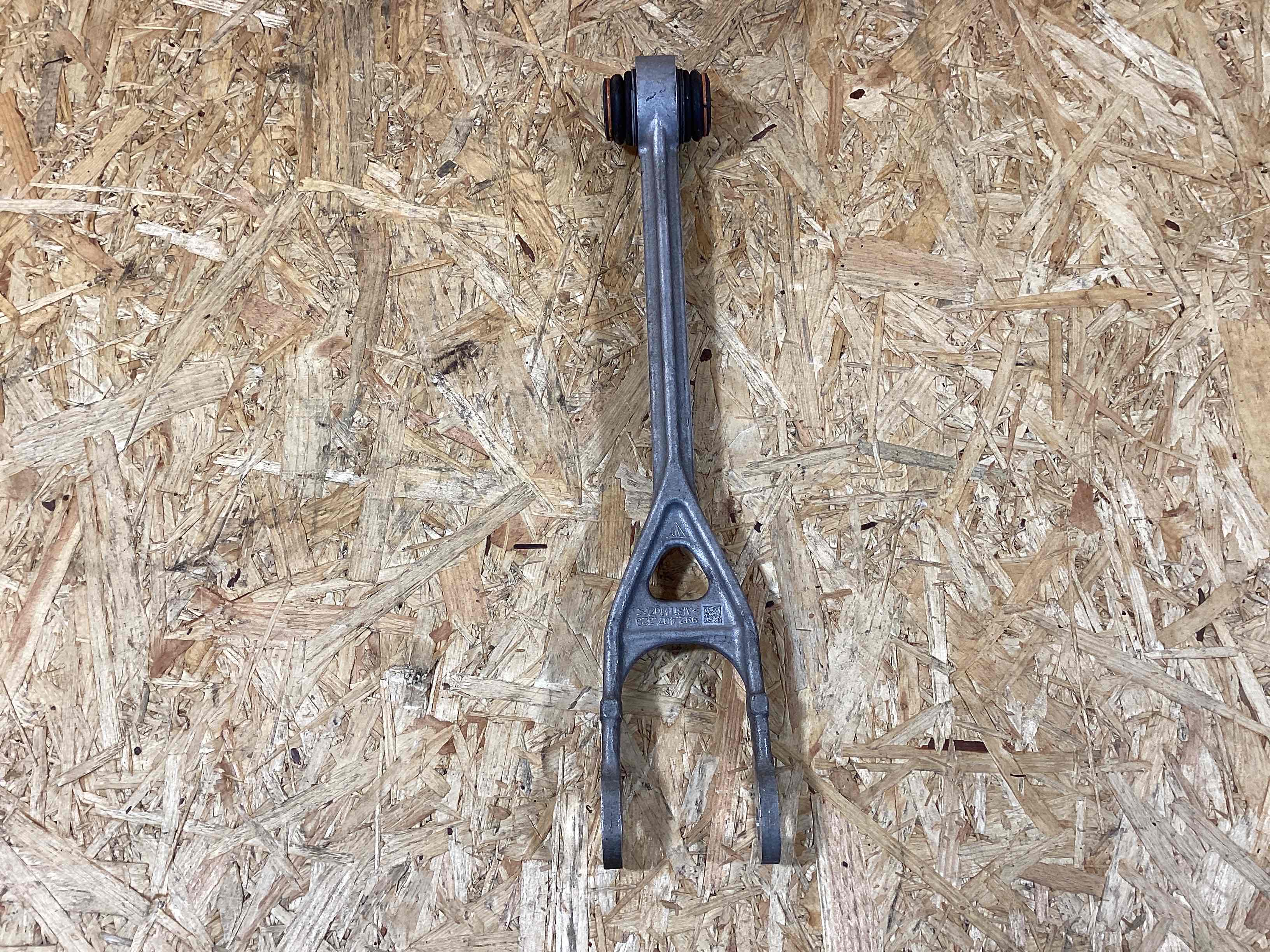 Рычаг задний Porsche 911 260925-104