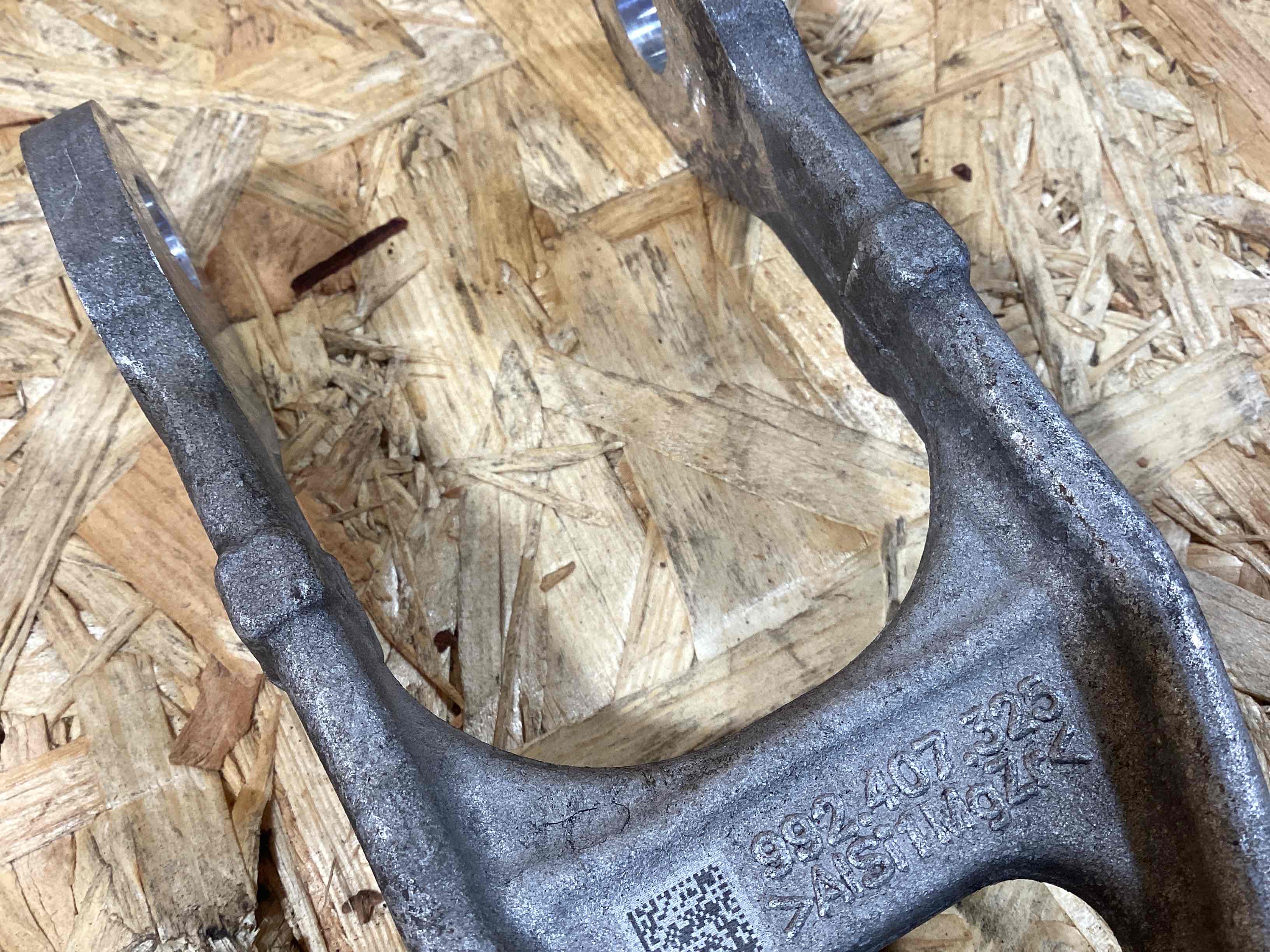 Рычаг задний Porsche 911 260925-104