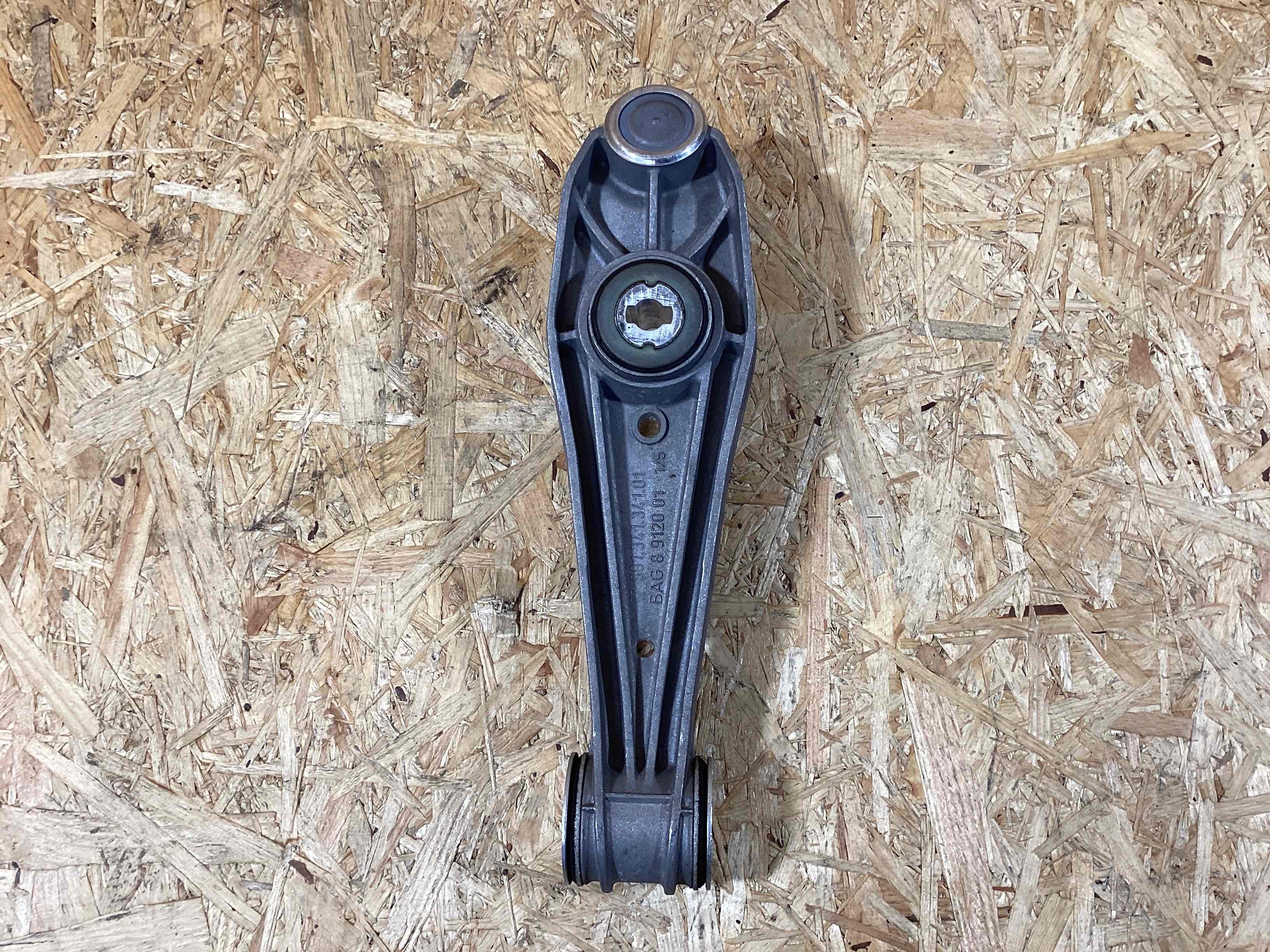 Рычаг передний левый Porsche 911 260925-105