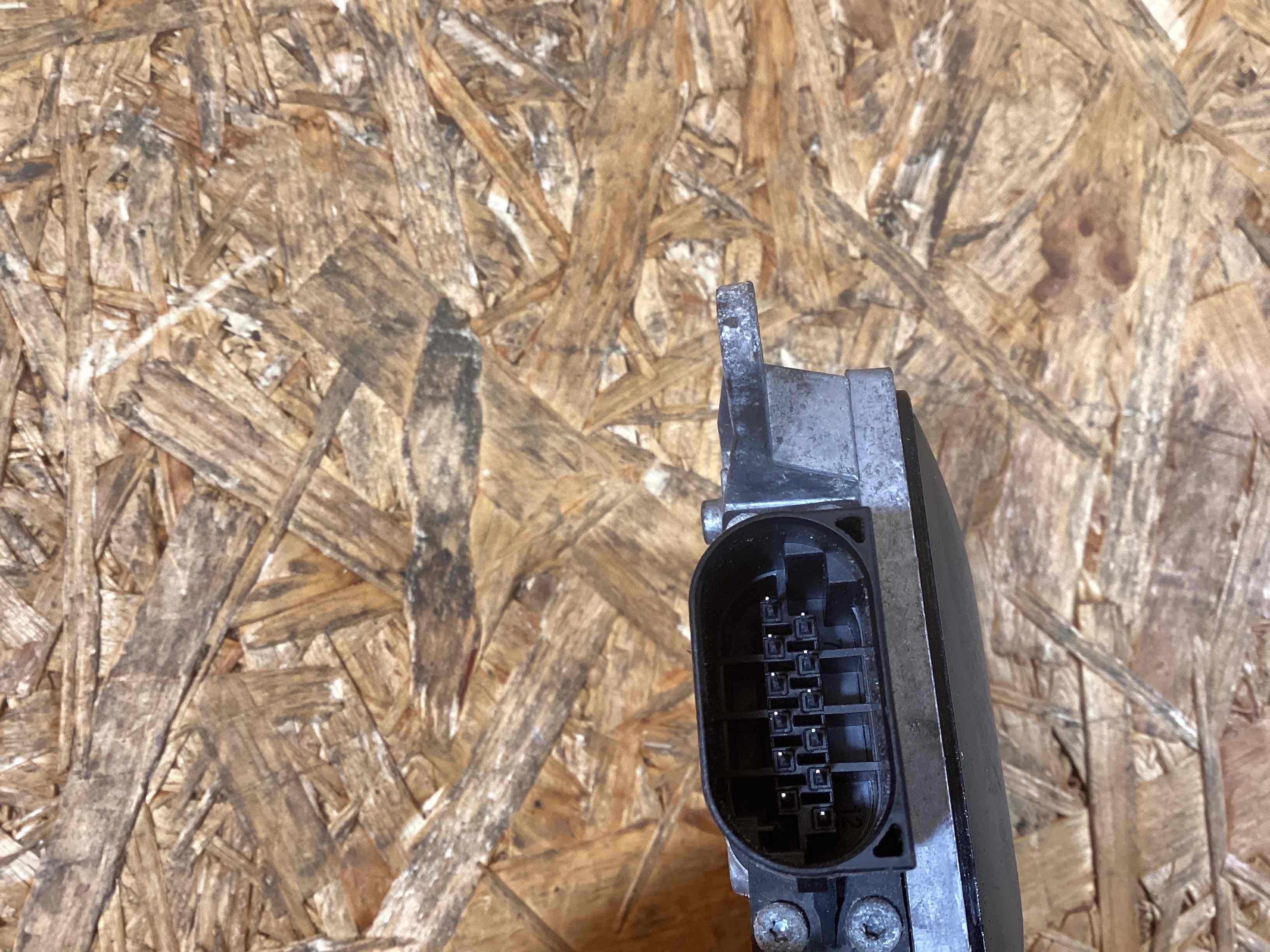 Активный круиз-контроль Porsche Macan 261125-106