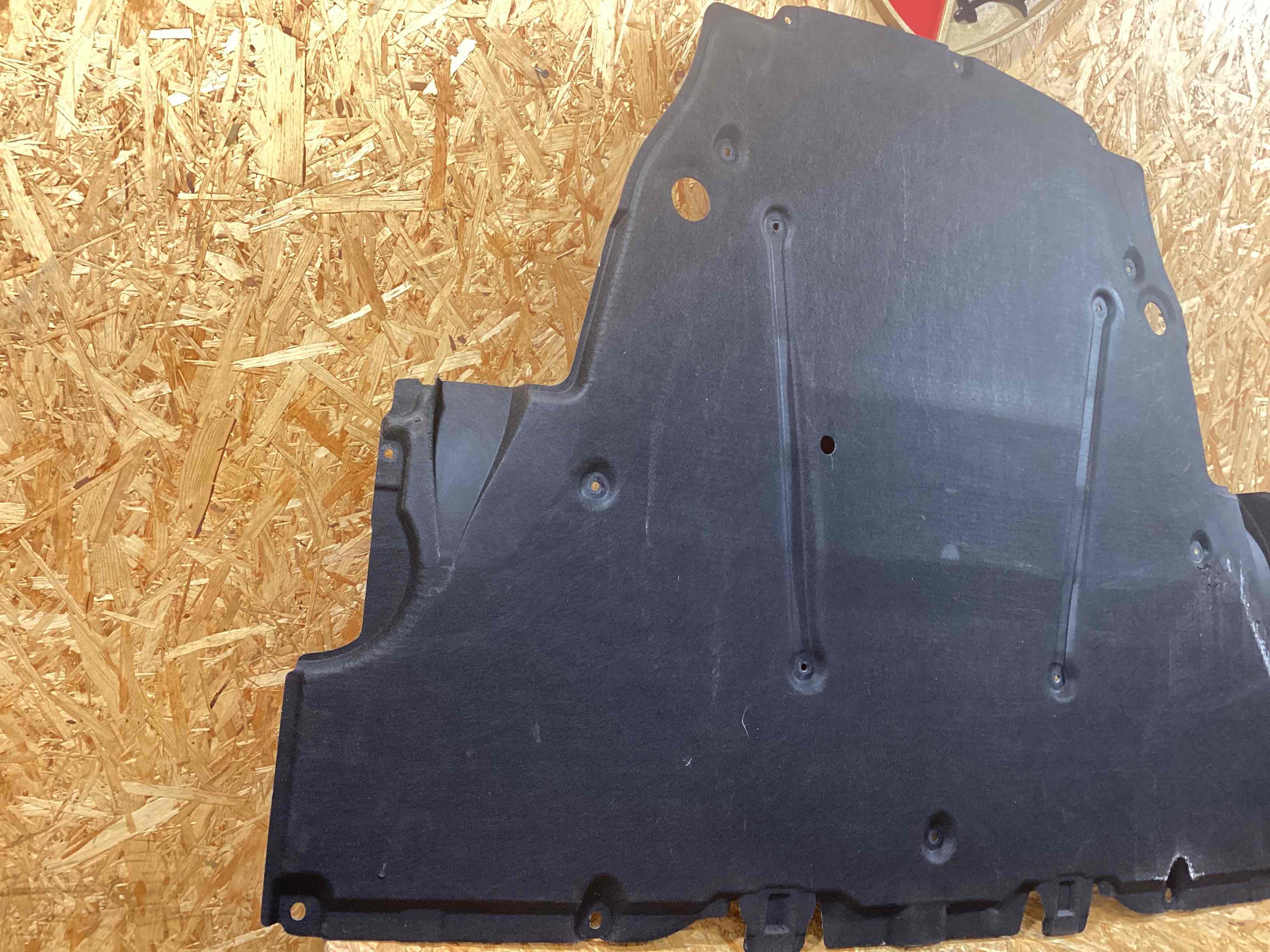 Защита днища кузова Porsche 911 261125-109