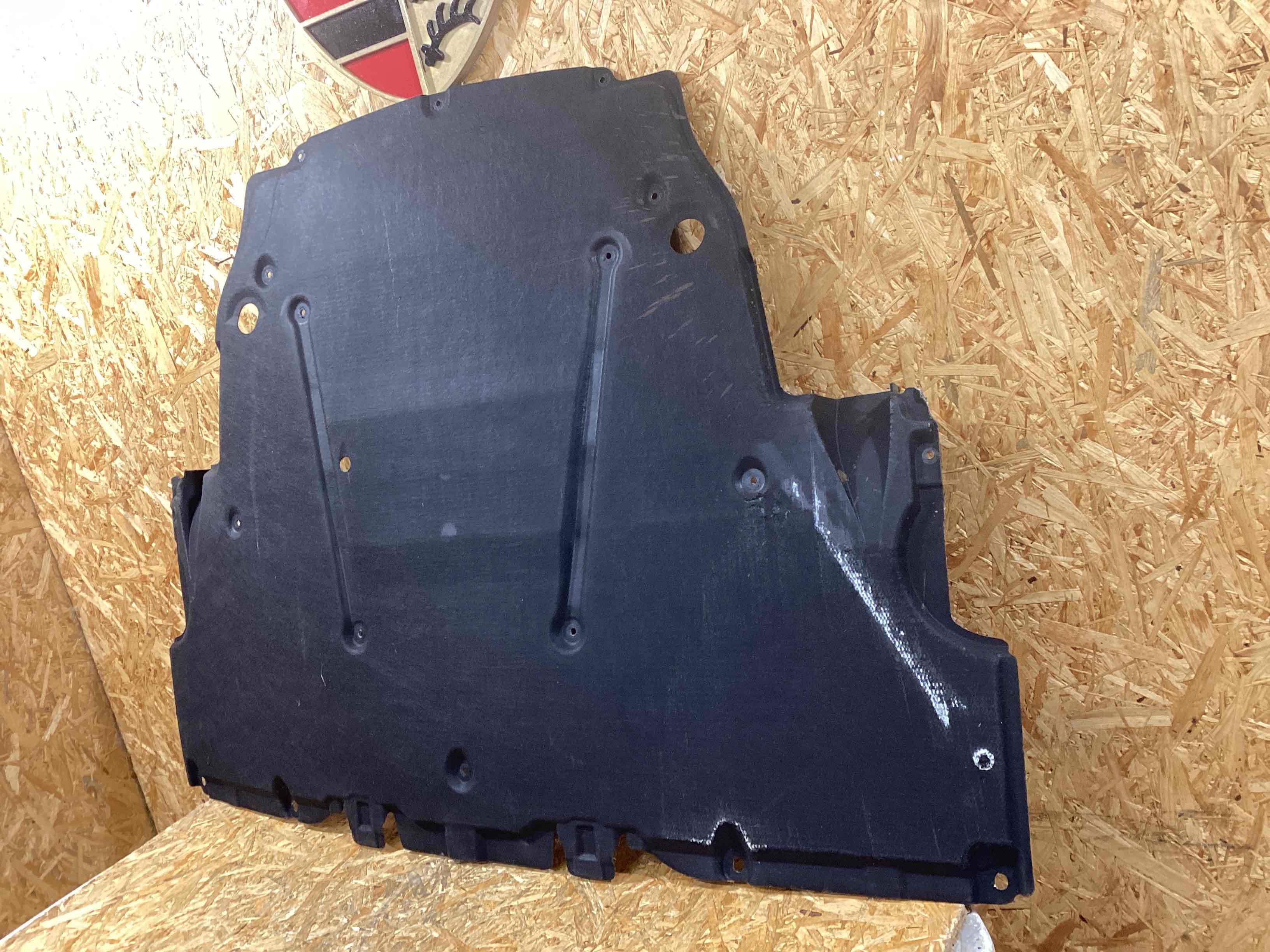 Защита днища кузова Porsche 911 261125-109