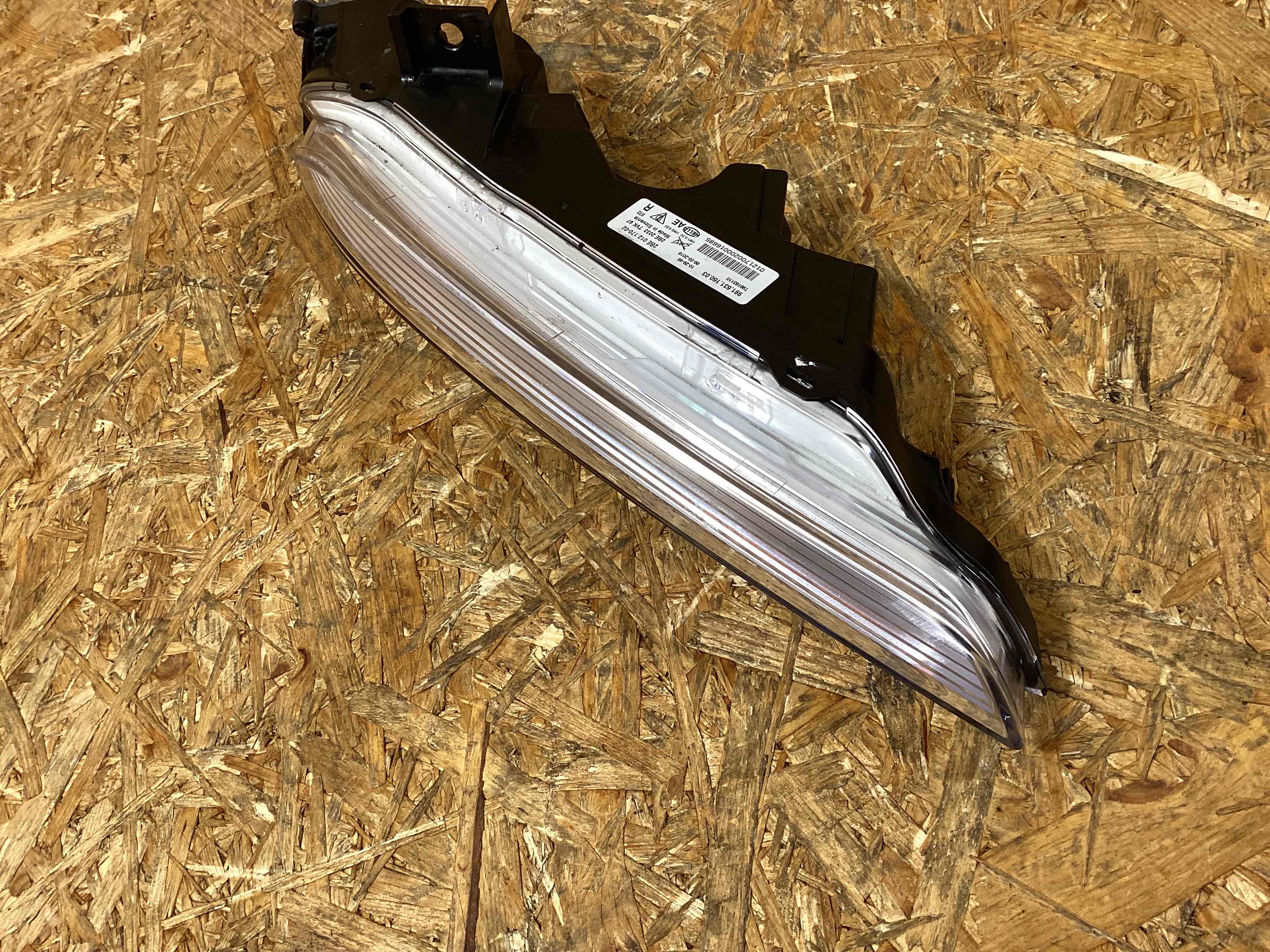 Фара противотуманная Porsche 911 261125-113