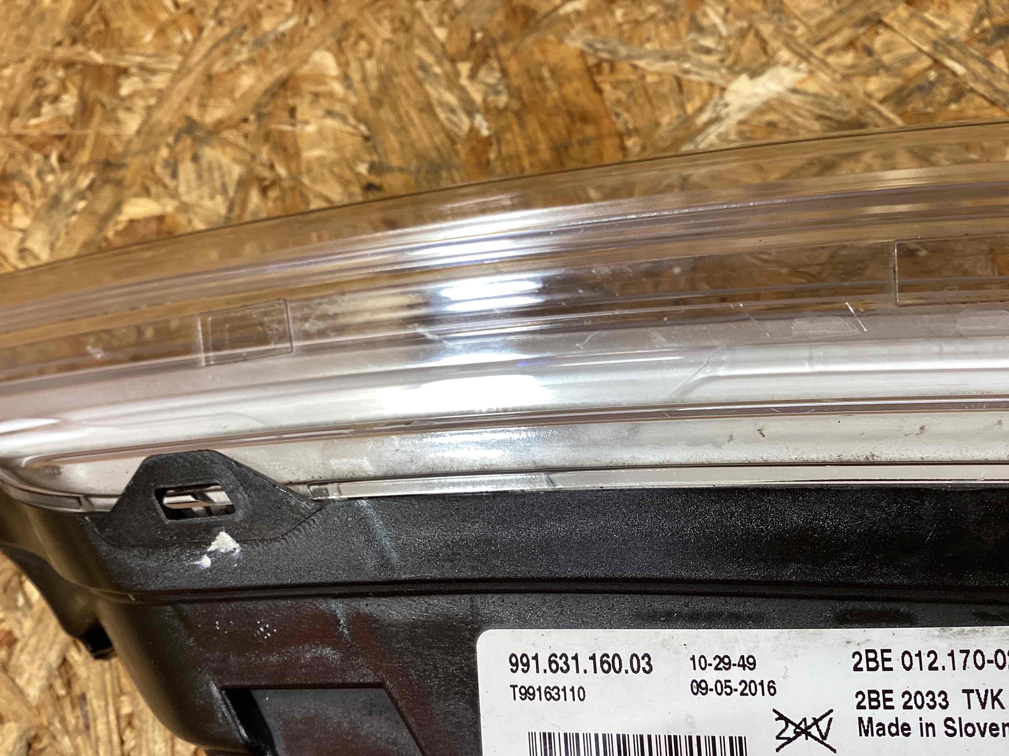 Фара противотуманная Porsche 911 261125-113