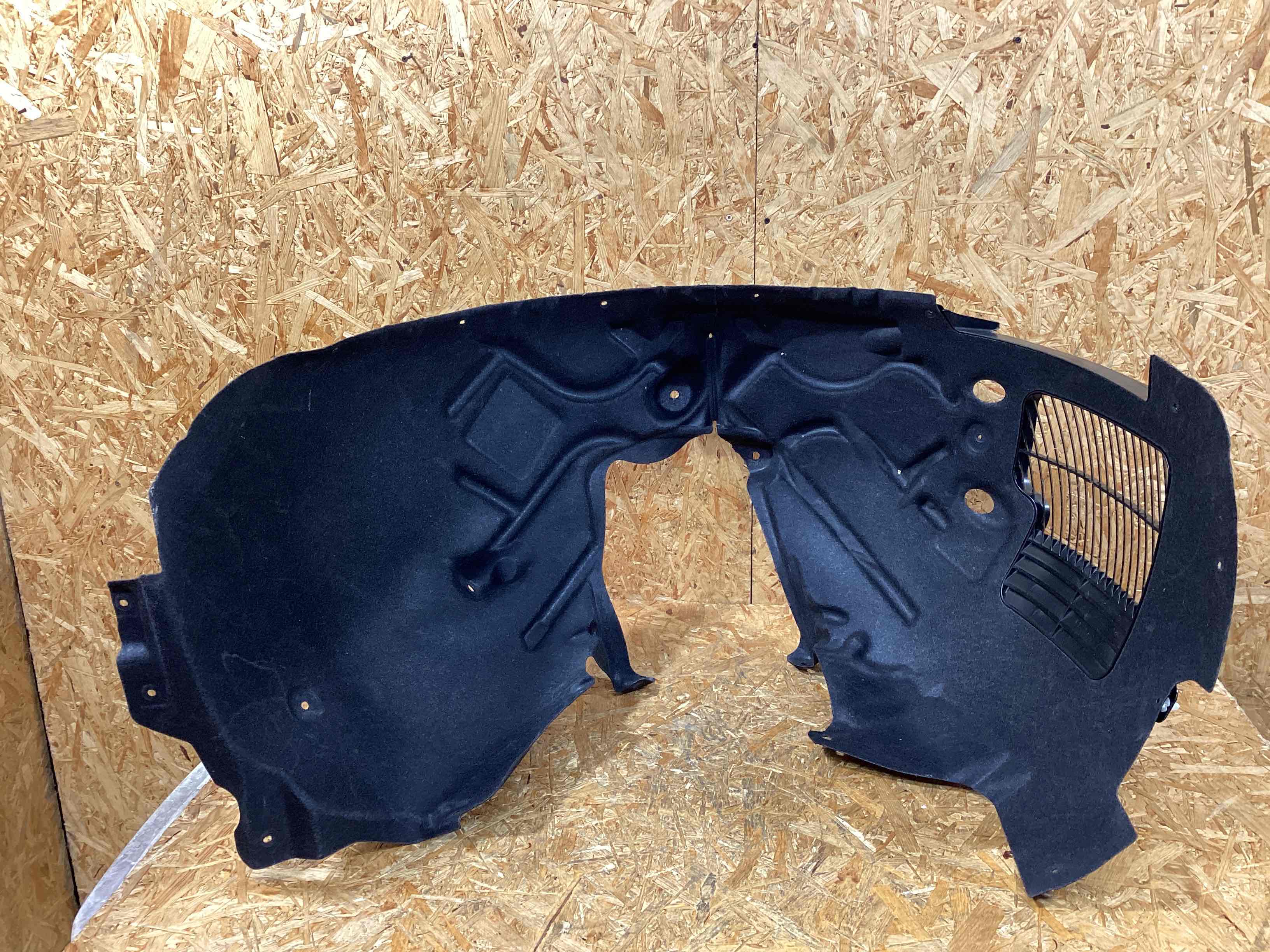 Защита арок передняя правая (подкрылок) Porsche Cayenne 261125-124