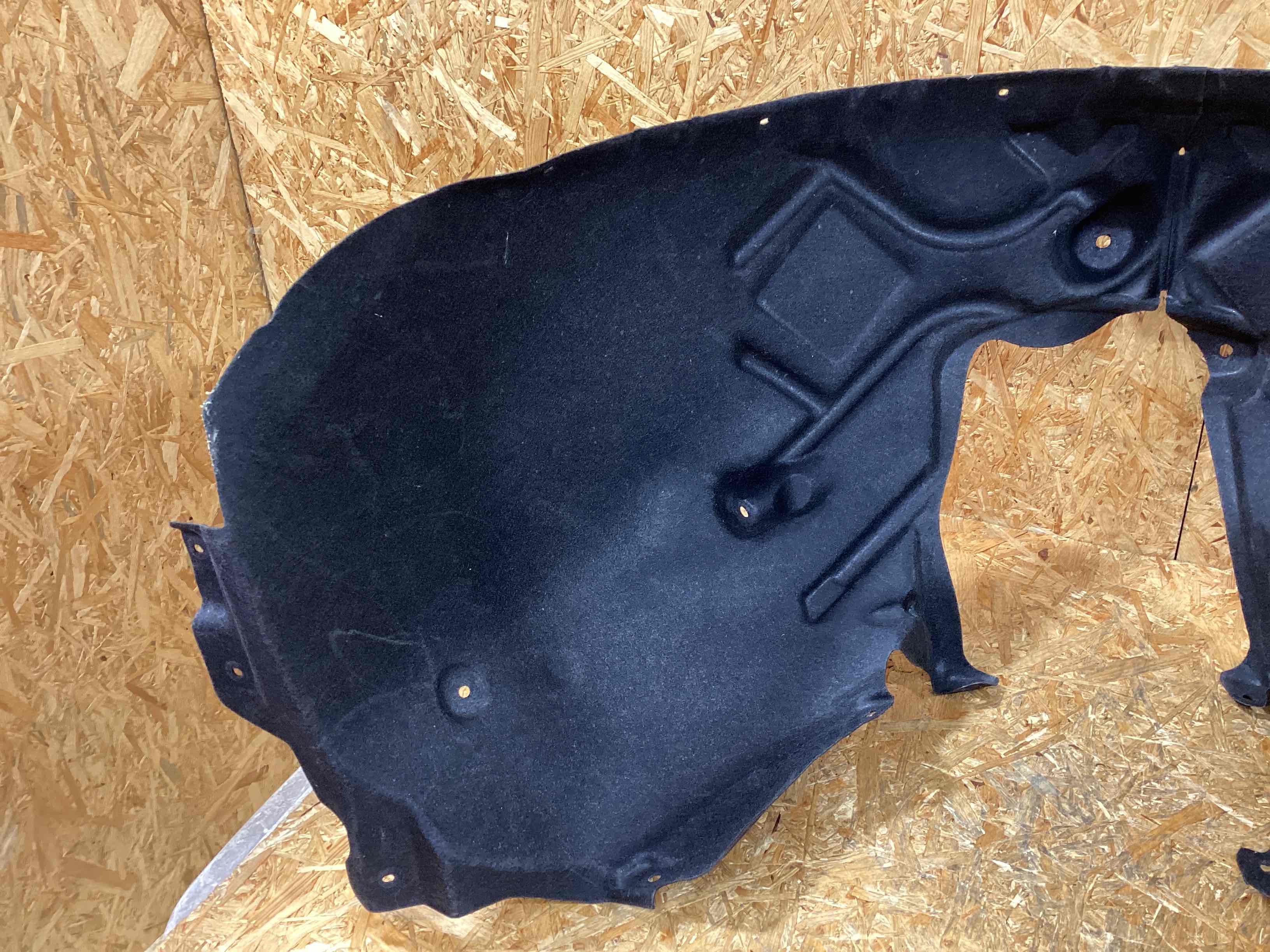 Защита арок передняя правая (подкрылок) Porsche Cayenne 261125-124