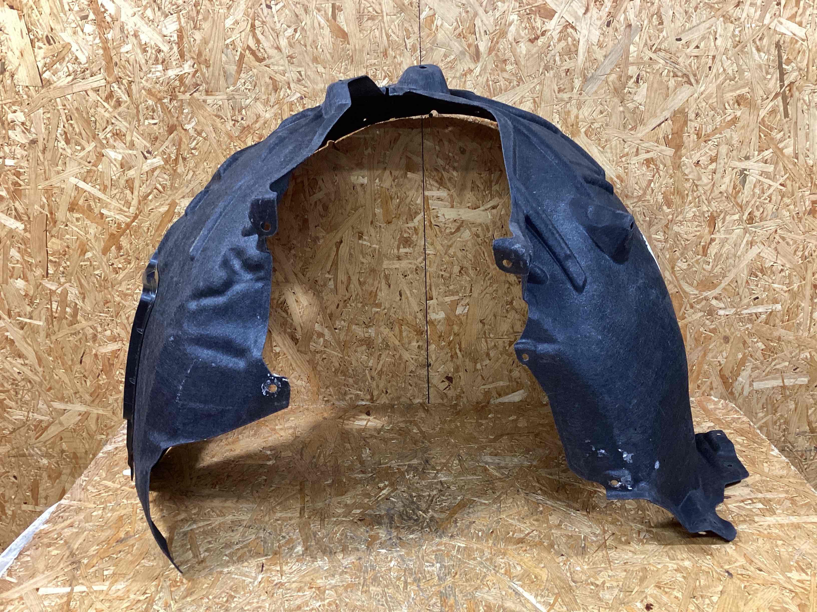 Защита арок передняя правая (подкрылок) Porsche Cayenne 261125-124