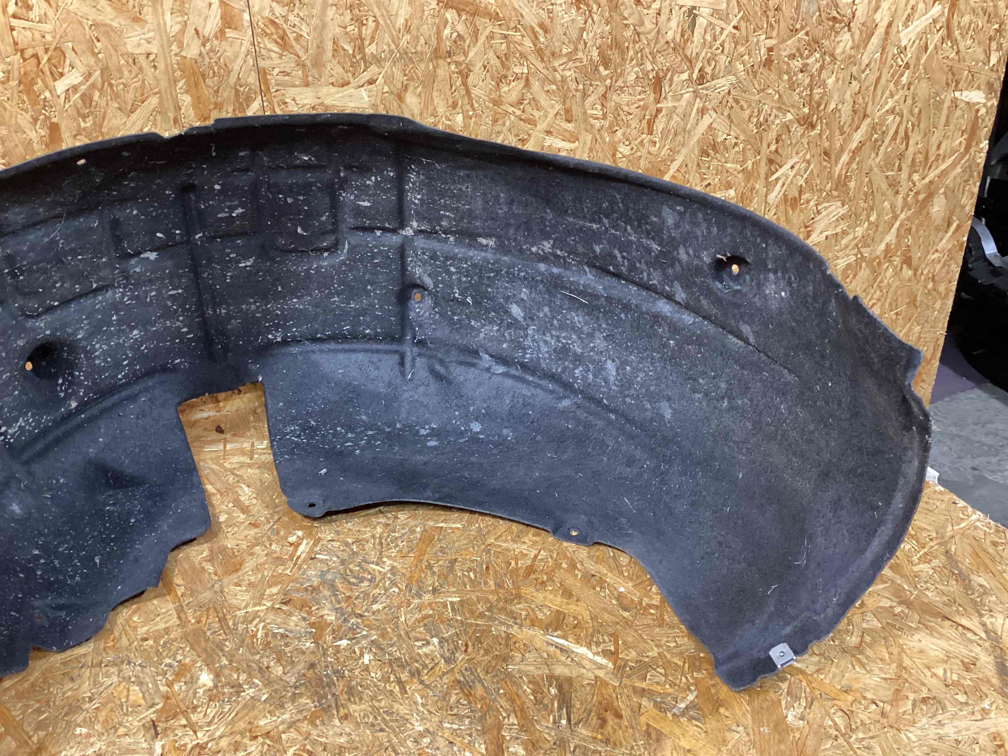 Защита арок задняя правая (подкрылок) Porsche Taycan 261125-126