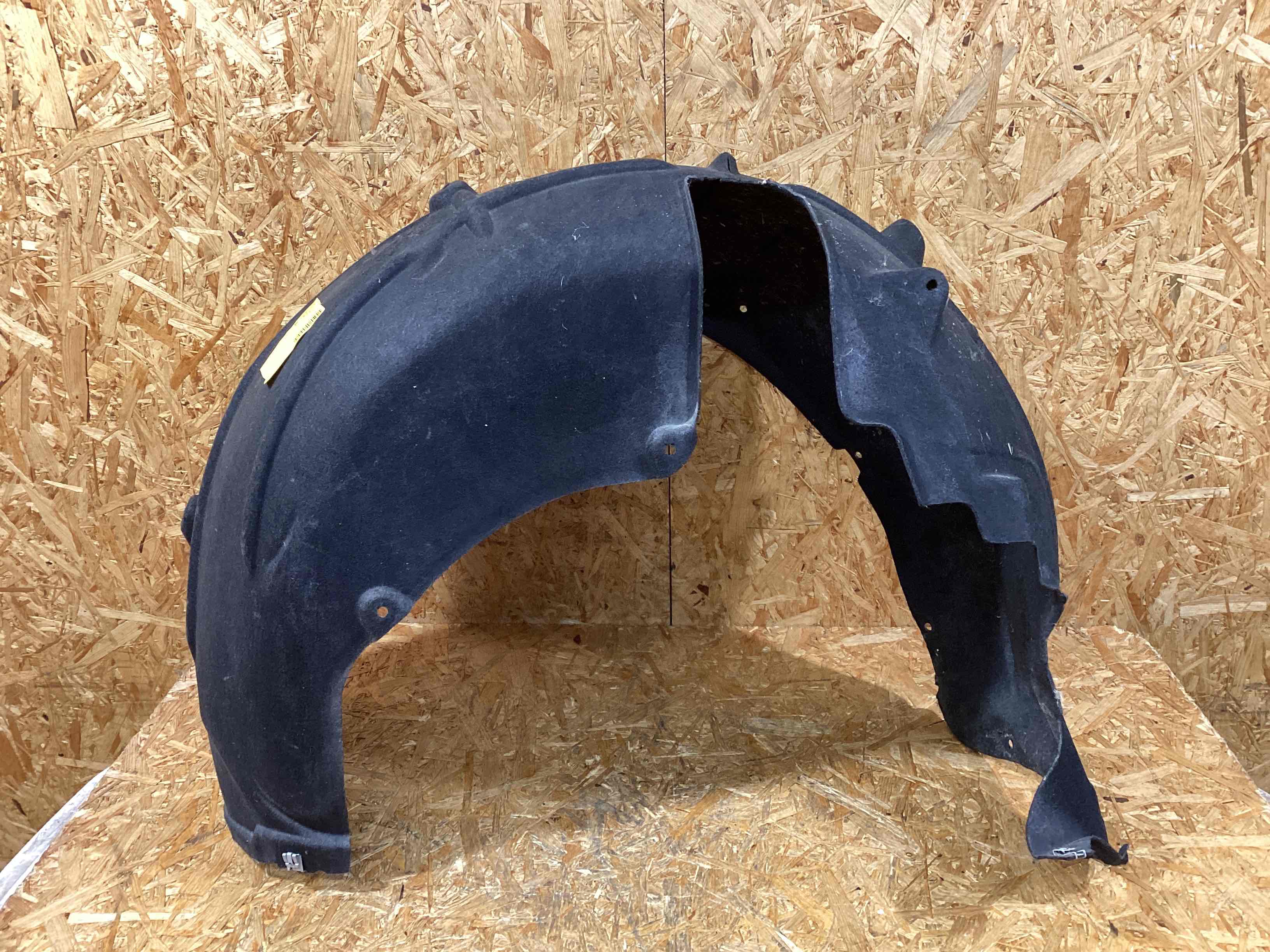 Защита арок задняя правая (подкрылок) Porsche Taycan 261125-126