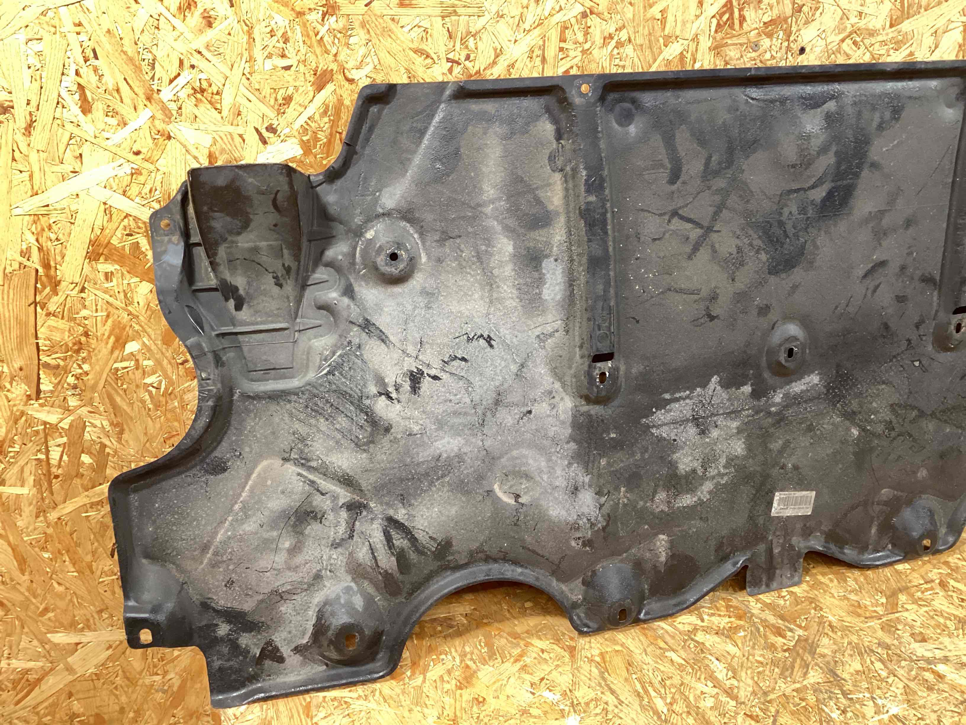 Защита днища кузова Porsche 911 261125-128