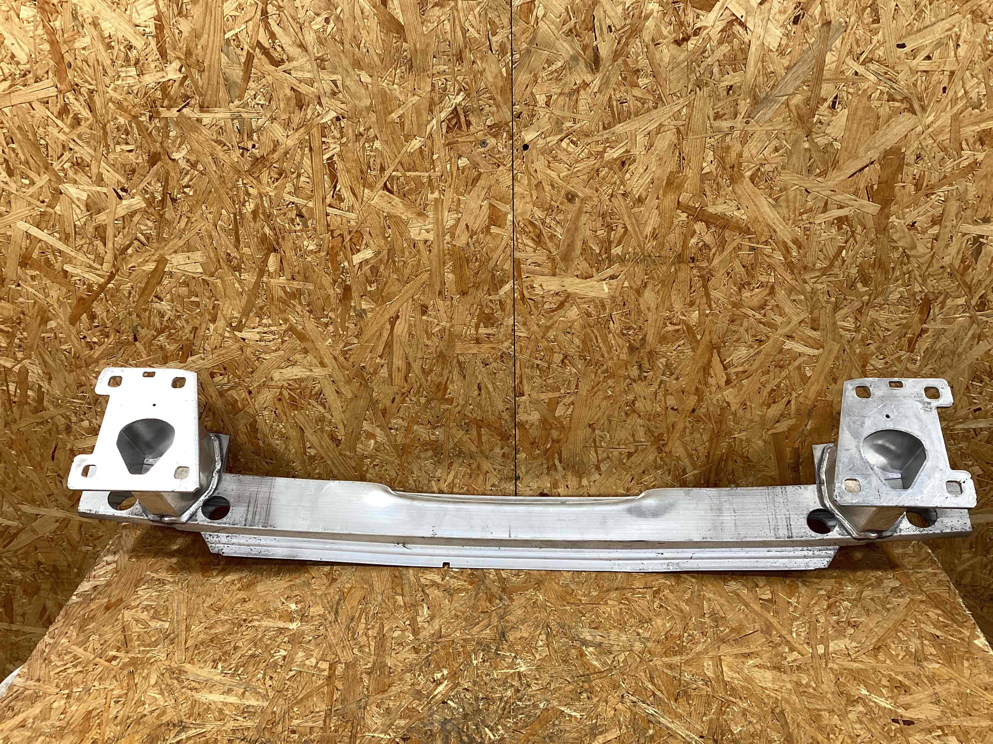 Усилитель бампера заднего Porsche Cayenne 261125-132