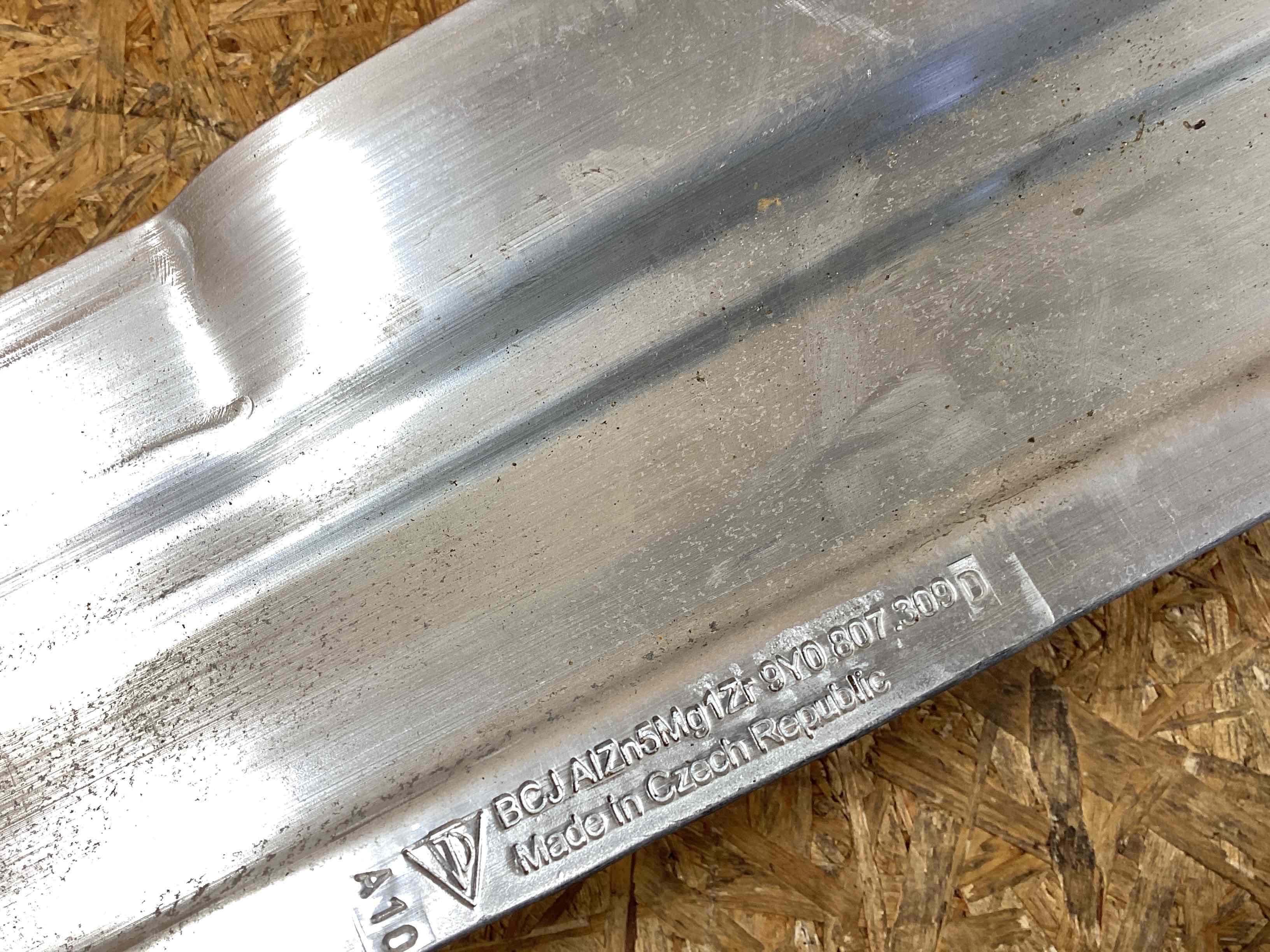 Усилитель бампера заднего Porsche Cayenne 261125-132