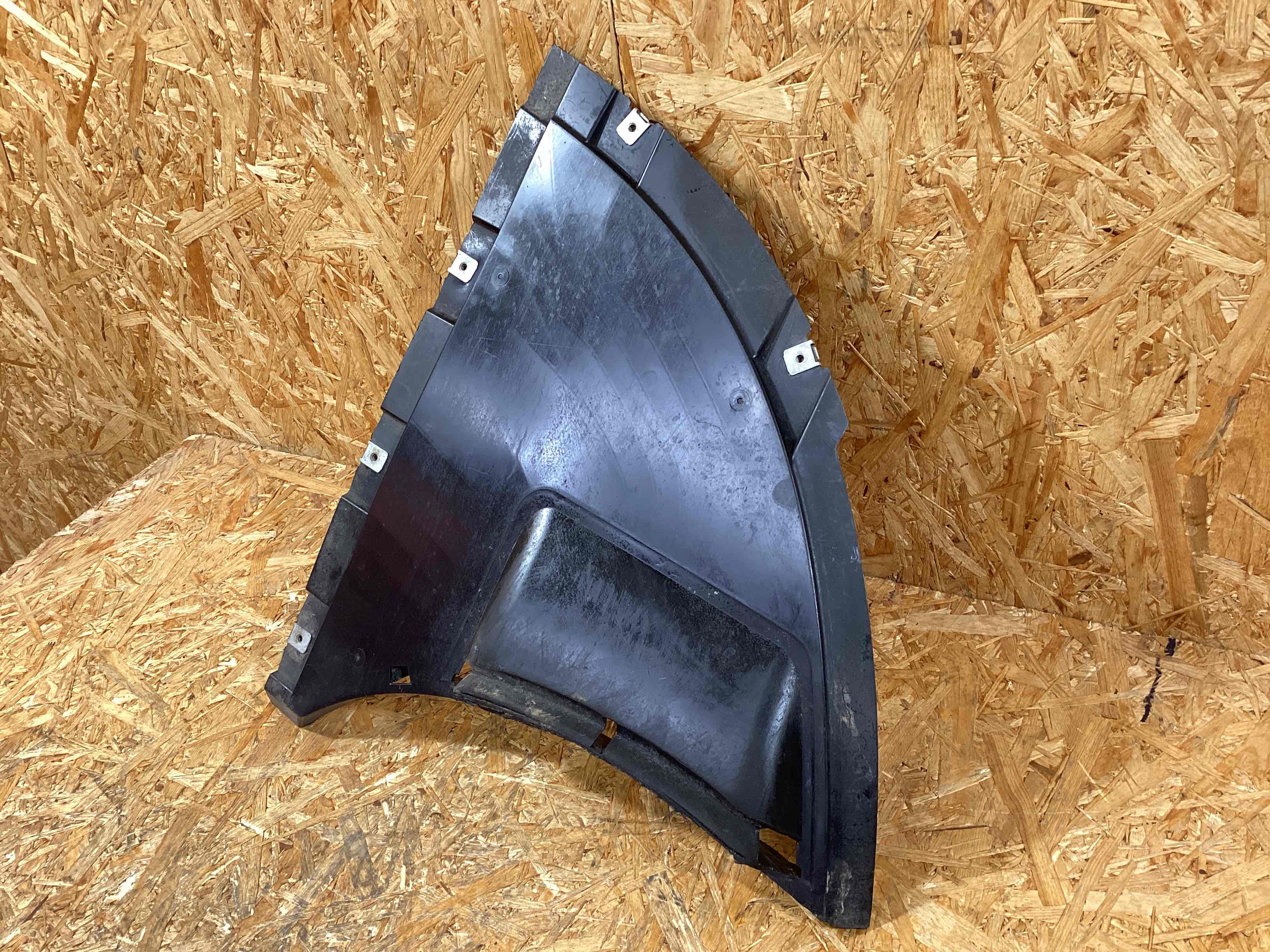 Защита арок передняя левая (подкрылок) Porsche Taycan 261125-133