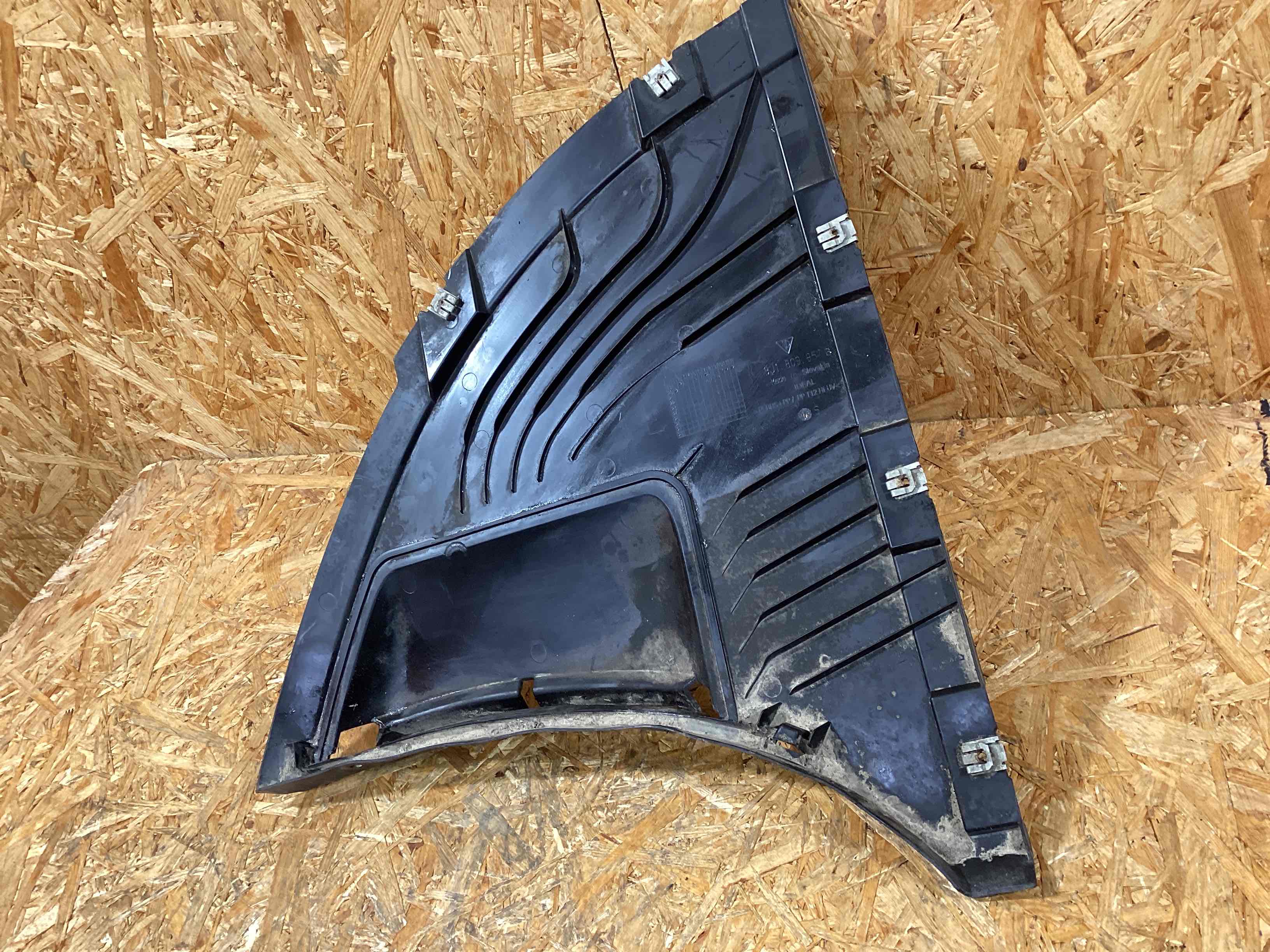 Защита арок передняя левая (подкрылок) Porsche Taycan 261125-133