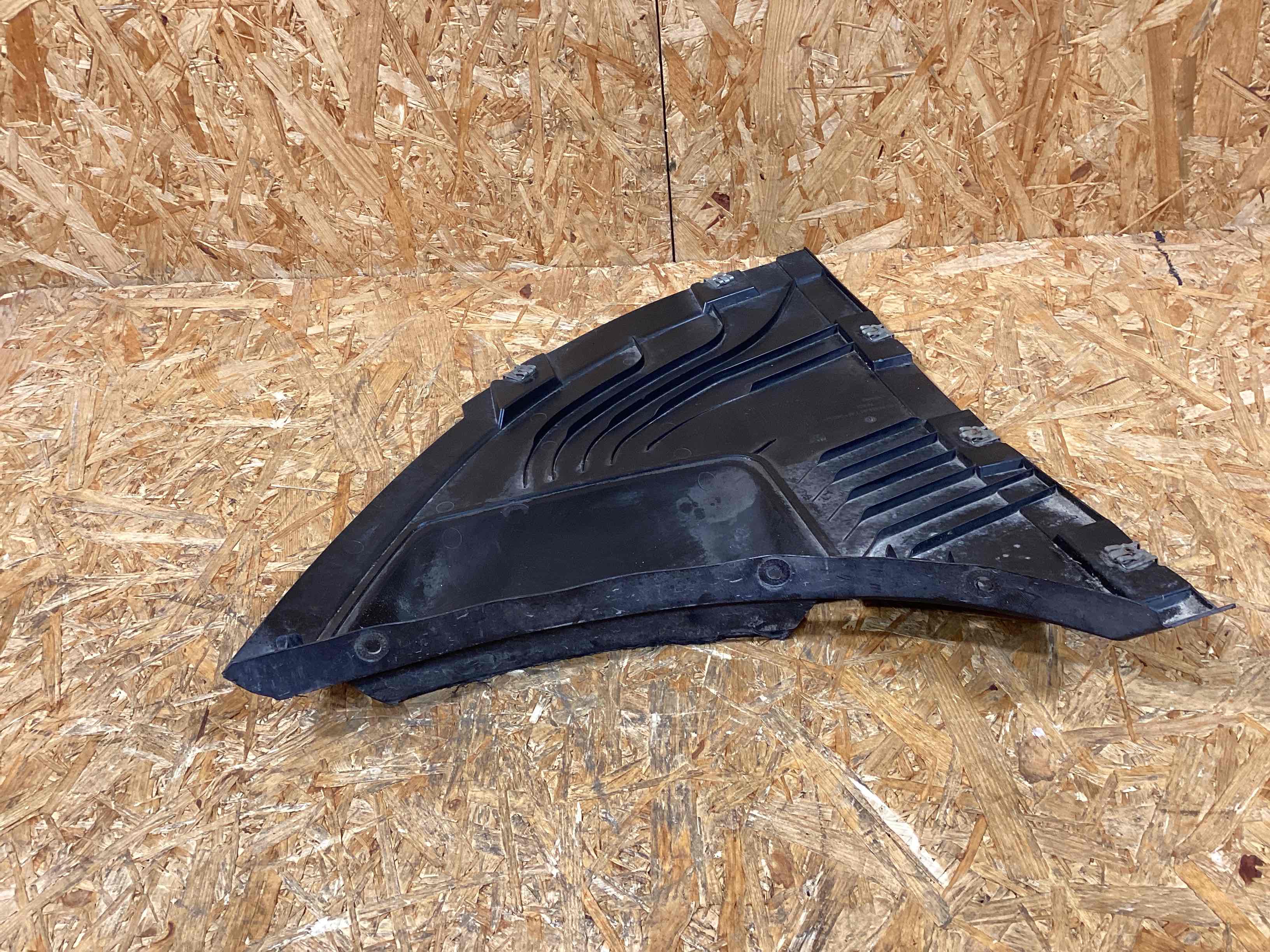 Защита арок передняя левая (подкрылок) Porsche Taycan 261125-133