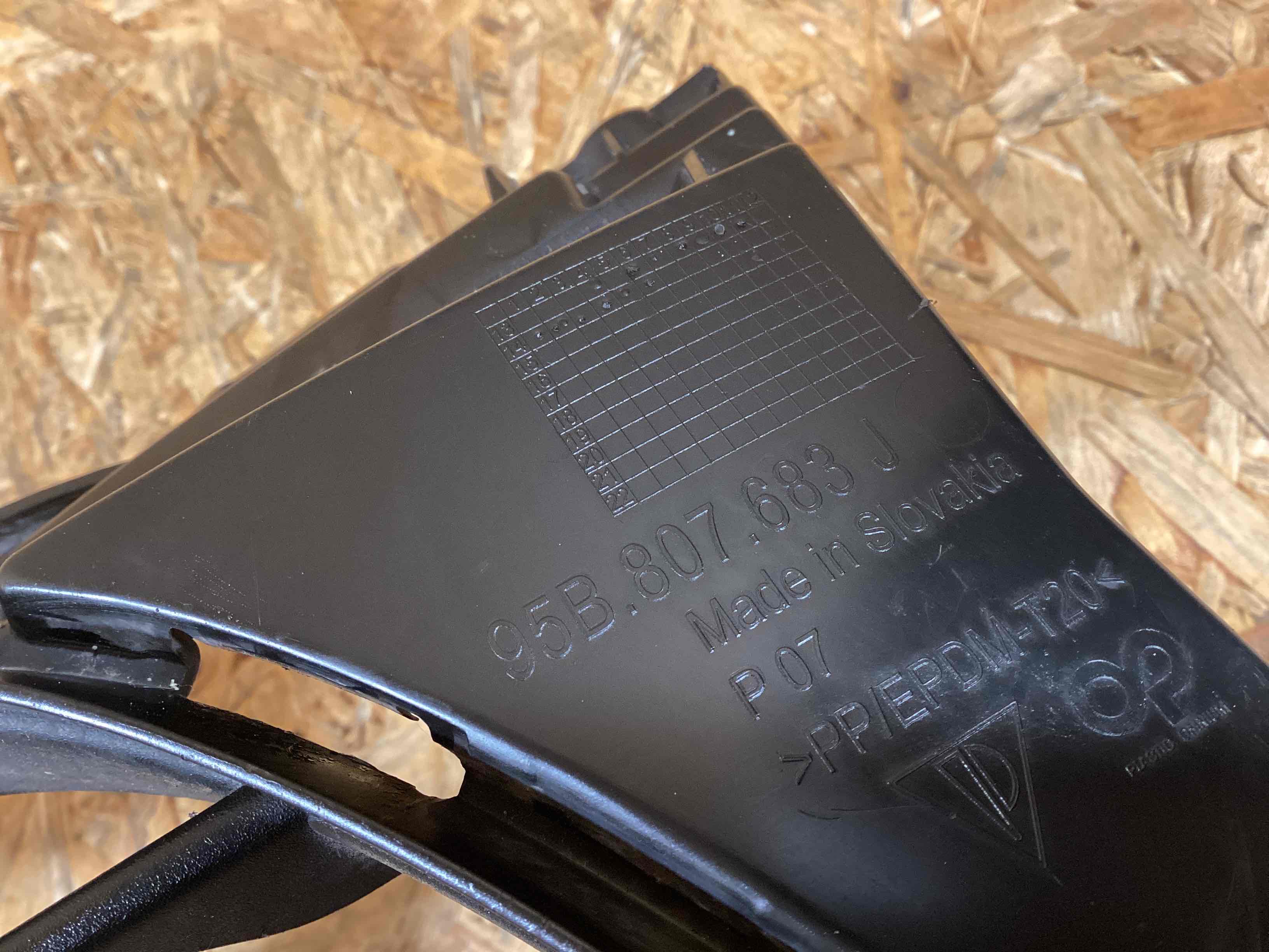 Заглушка, вставка (решетка) в бампер Porsche Macan 270126-101