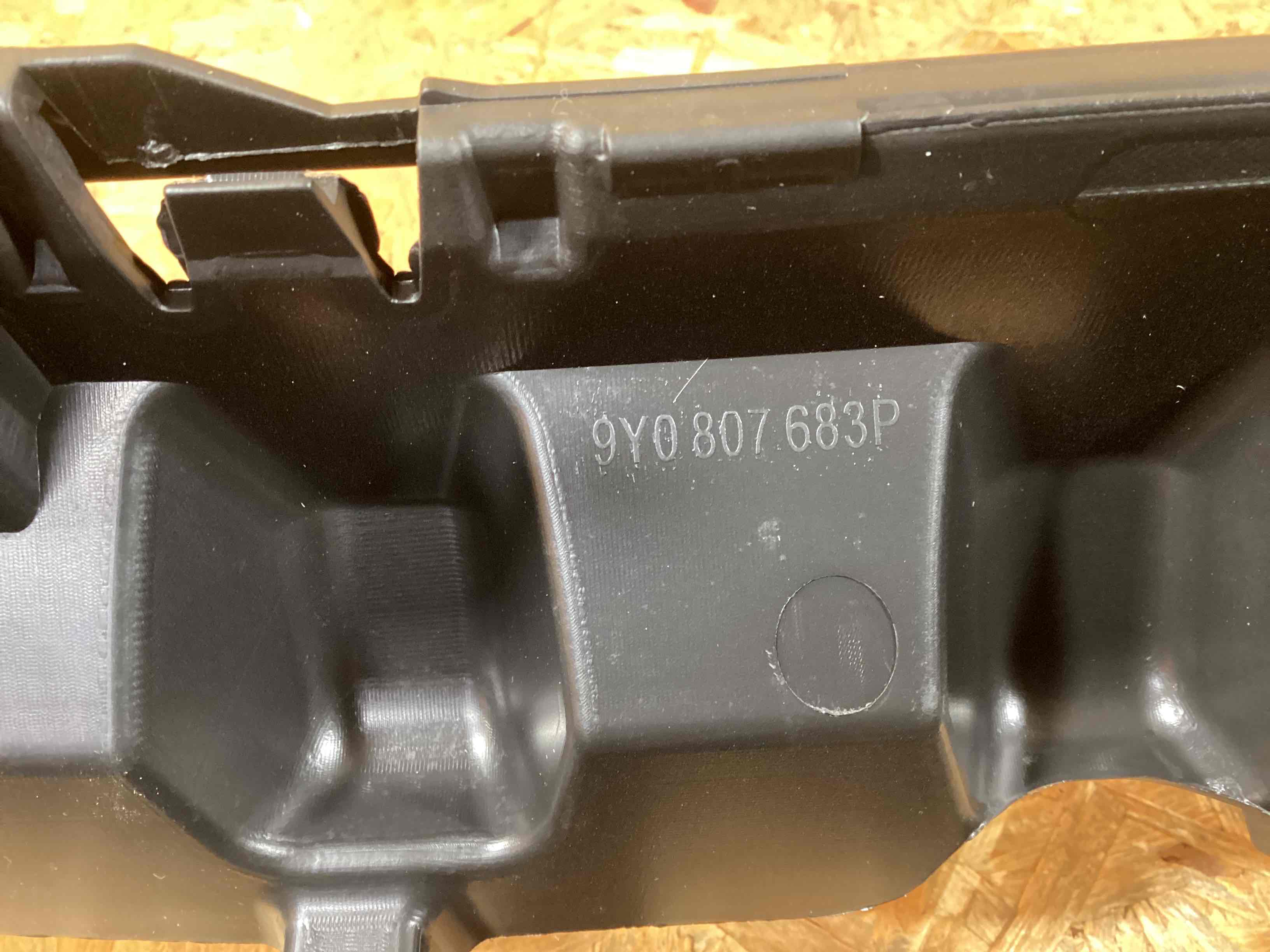 Заглушка, вставка (решетка) в бампер Porsche Cayenne 270126-102