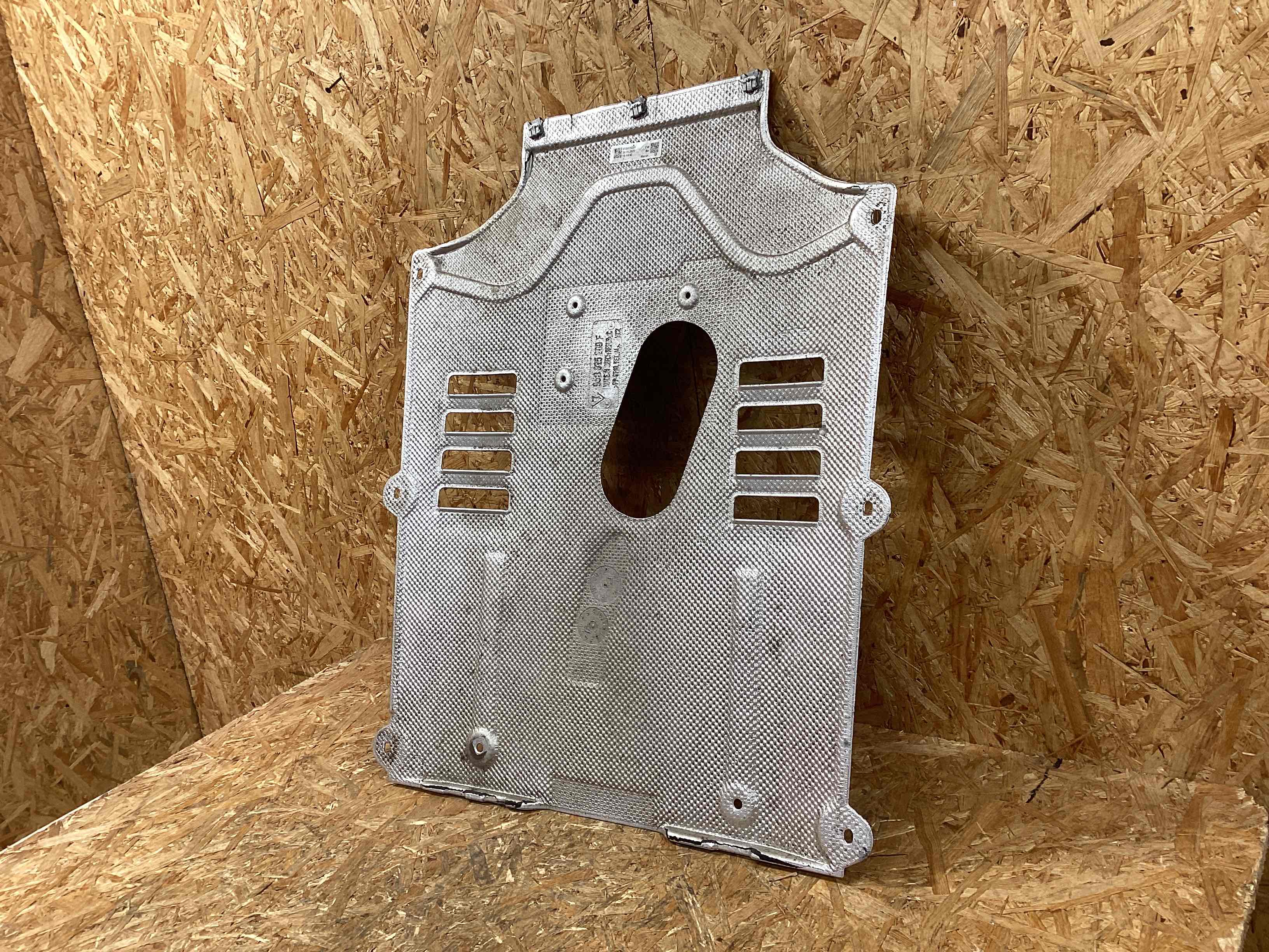 Заглушка, вставка (решетка) в бампер Porsche Macan 270126-107