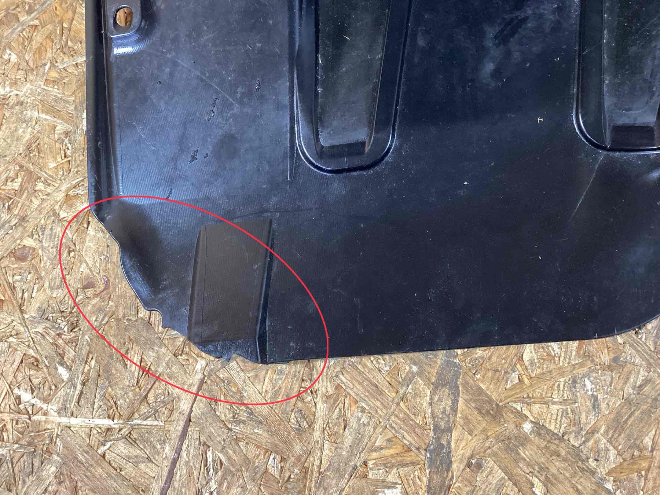 Защита арок передняя левая (подкрылок) Porsche 718 Cayman 270126-108