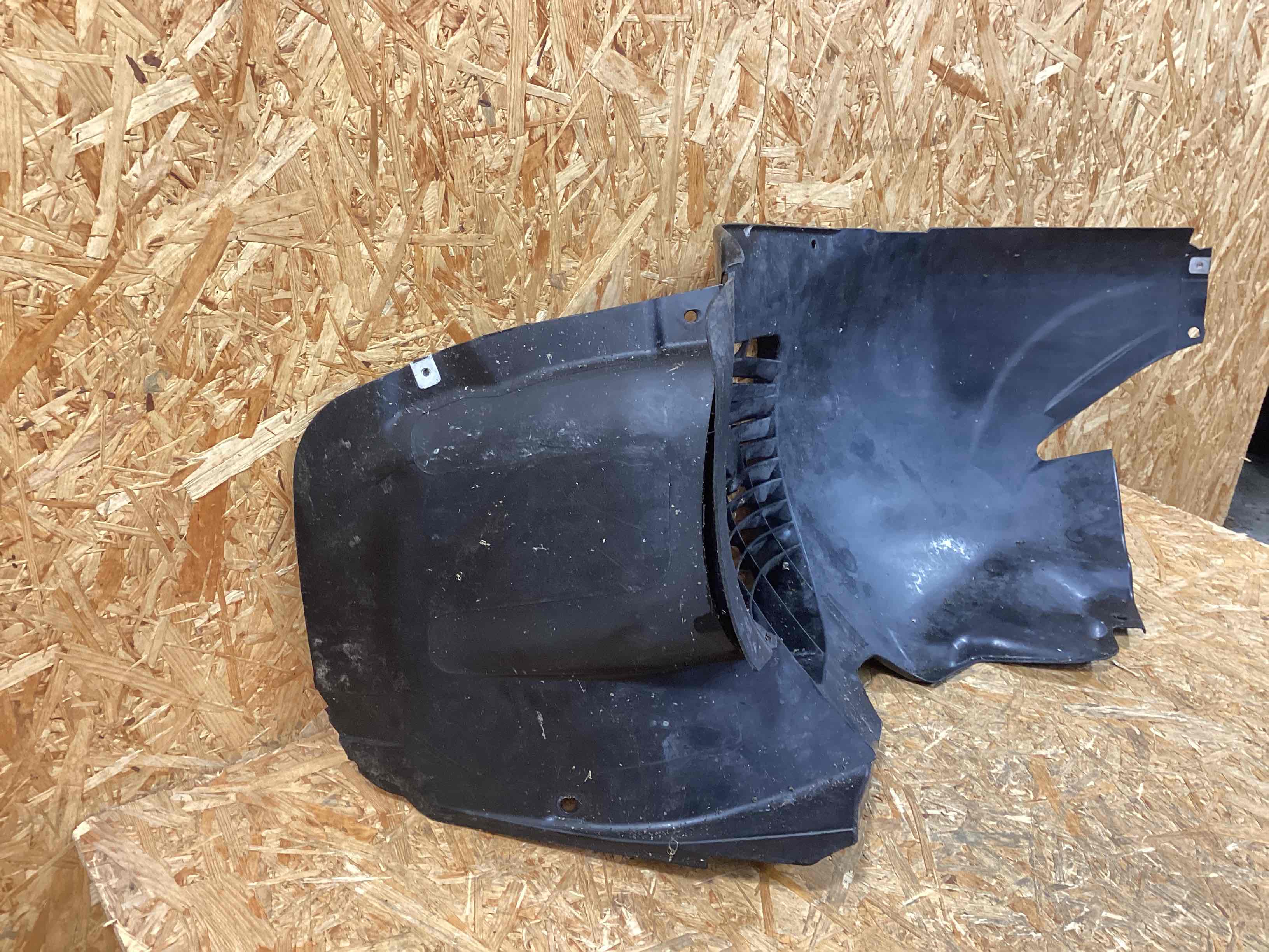 Защита арок передняя левая (подкрылок) Porsche 718 Cayman 270126-108