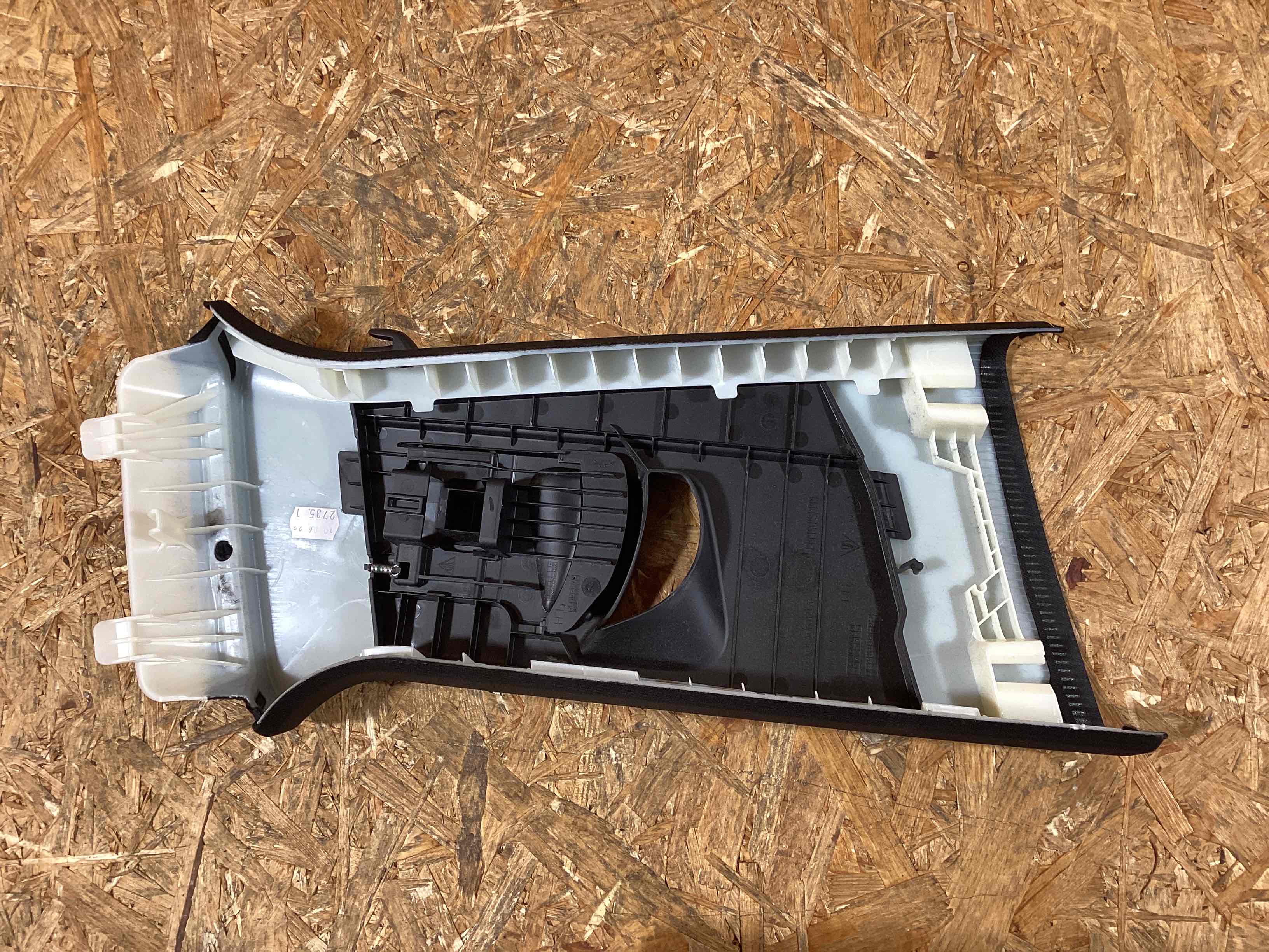 Элемент отделки салона, багажника Porsche Macan 270126-110