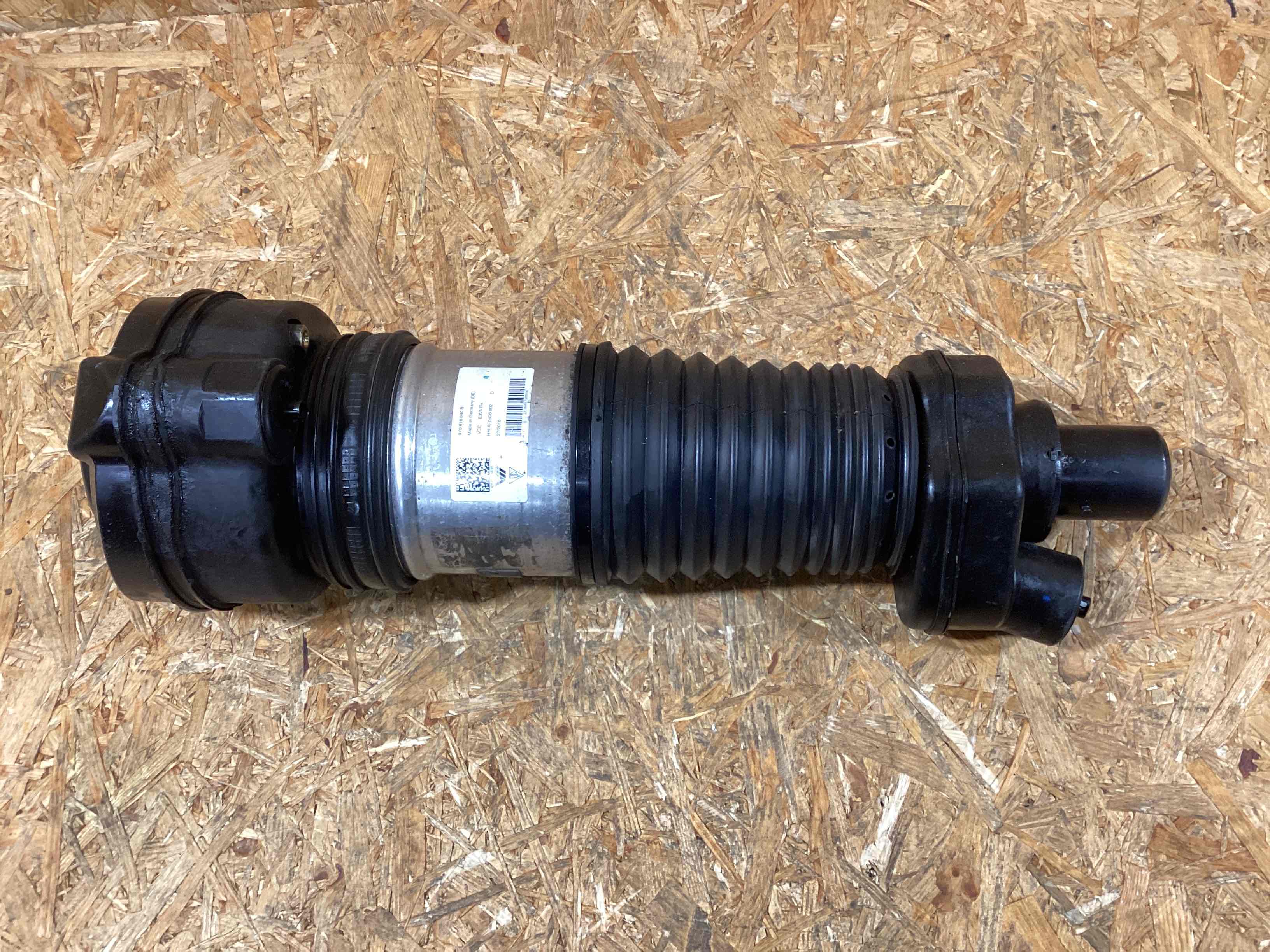 Амортизатор передний правый Porsche Cayenne 270126-113