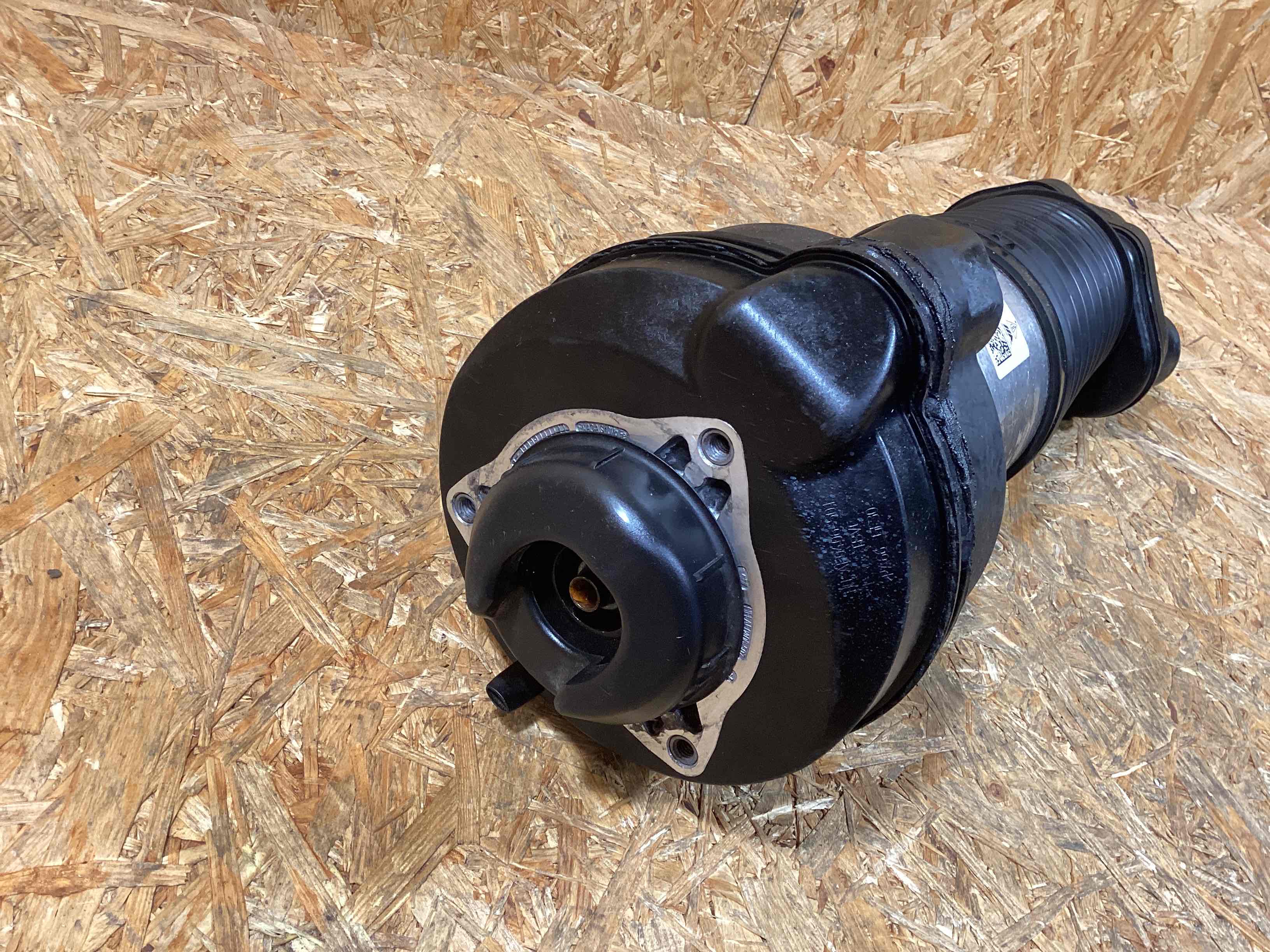 Амортизатор передний правый Porsche Cayenne 270126-113