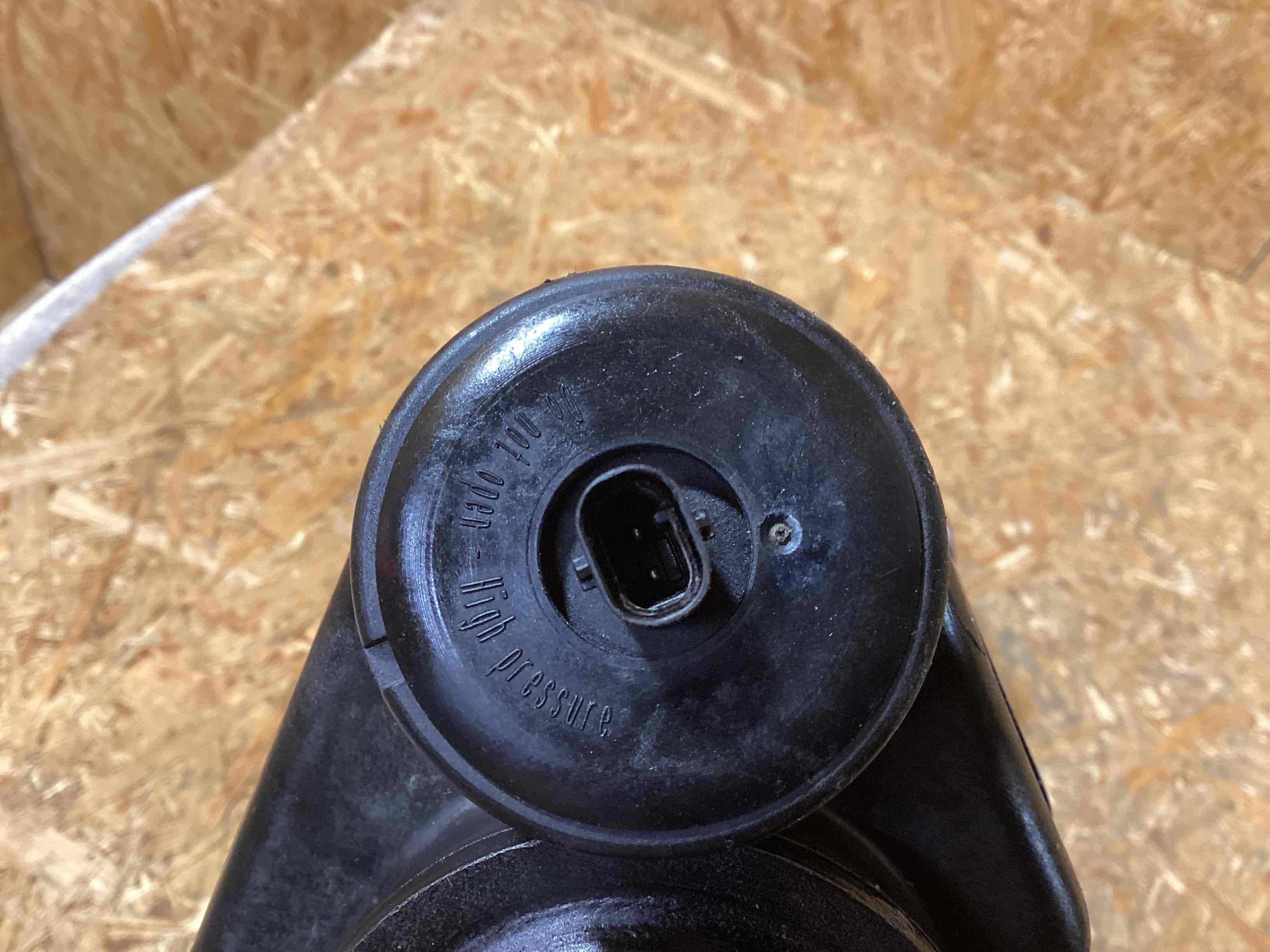 Амортизатор передний правый Porsche Cayenne 270126-113