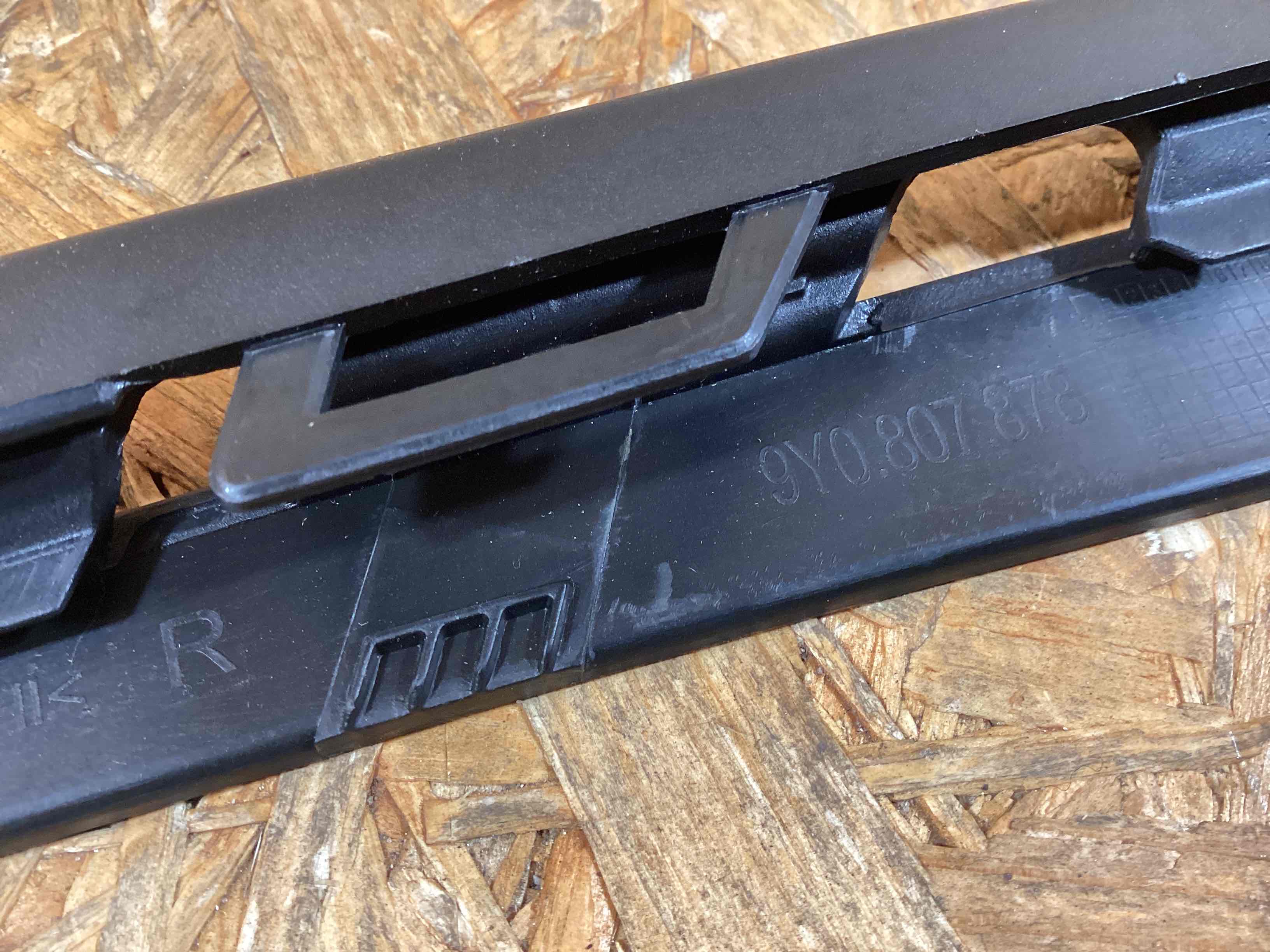 Заглушка, вставка (решетка) в бампер Porsche Cayenne 270126-117