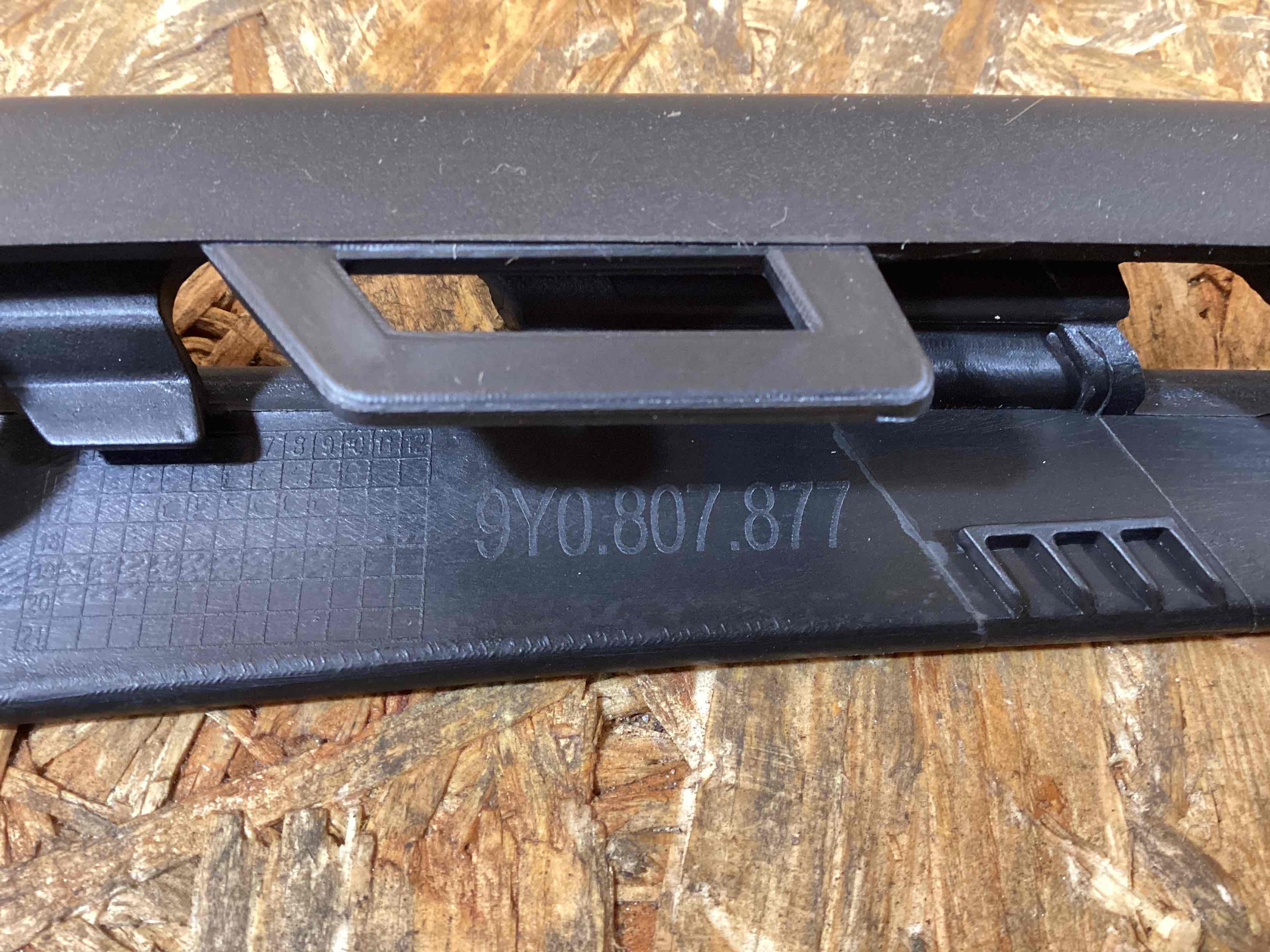 Заглушка, вставка (решетка) в бампер Porsche Cayenne 270126-118