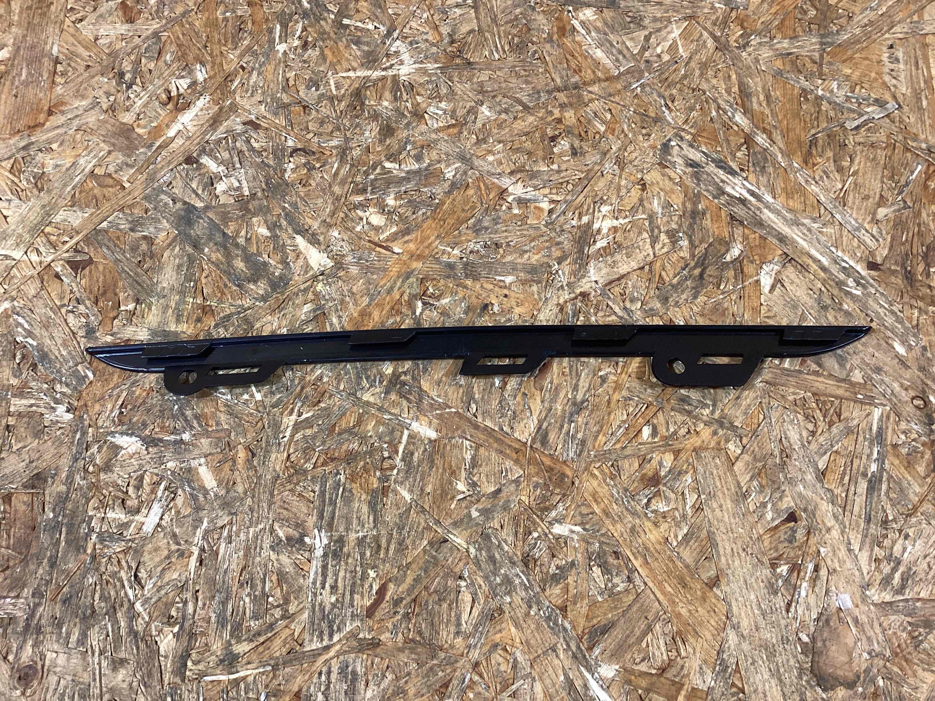 Заглушка, вставка (решетка) в бампер Porsche Cayenne 270126-121