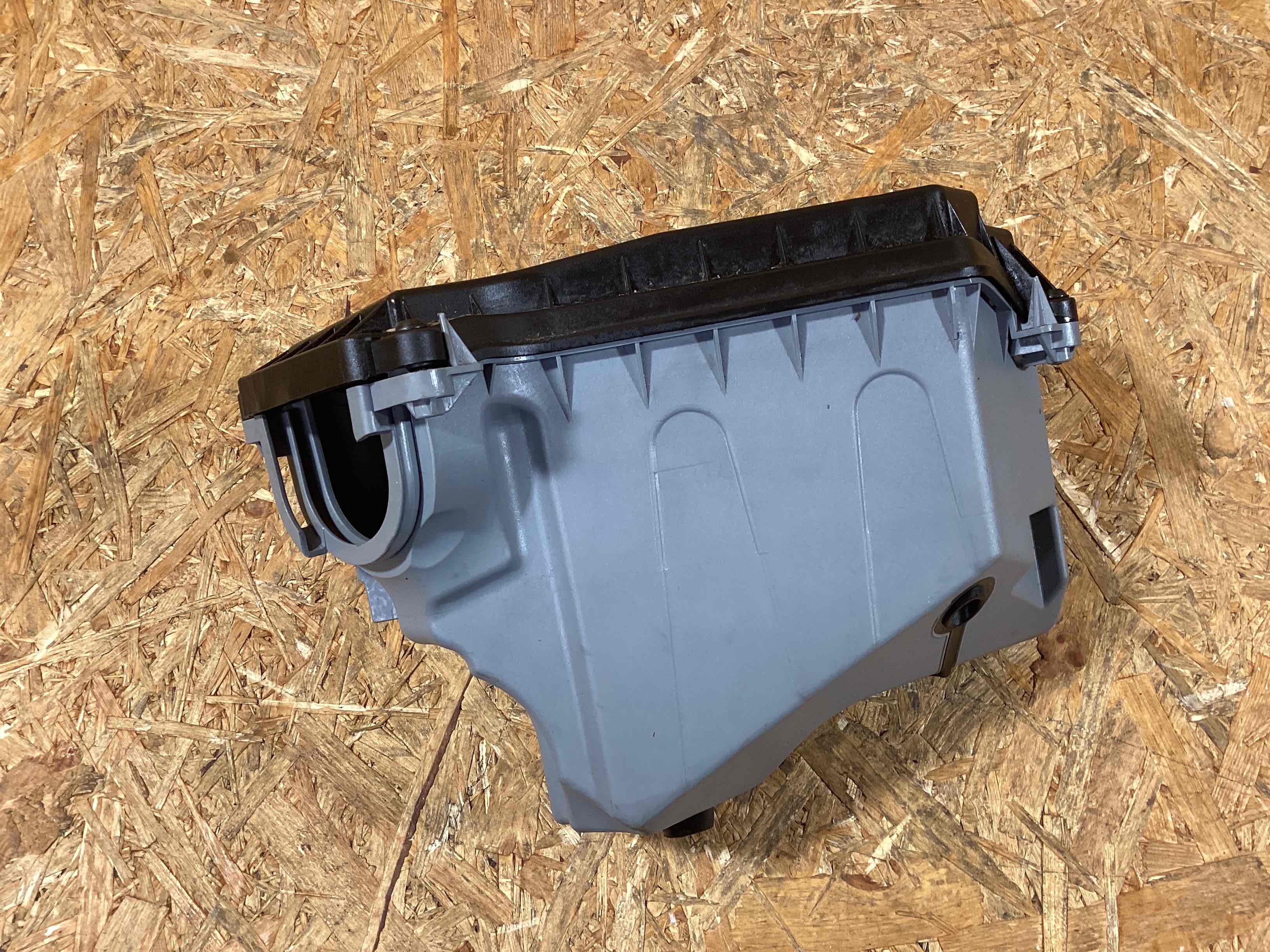 Крышка, корпус блока предохранителей Porsche Macan 270126-125