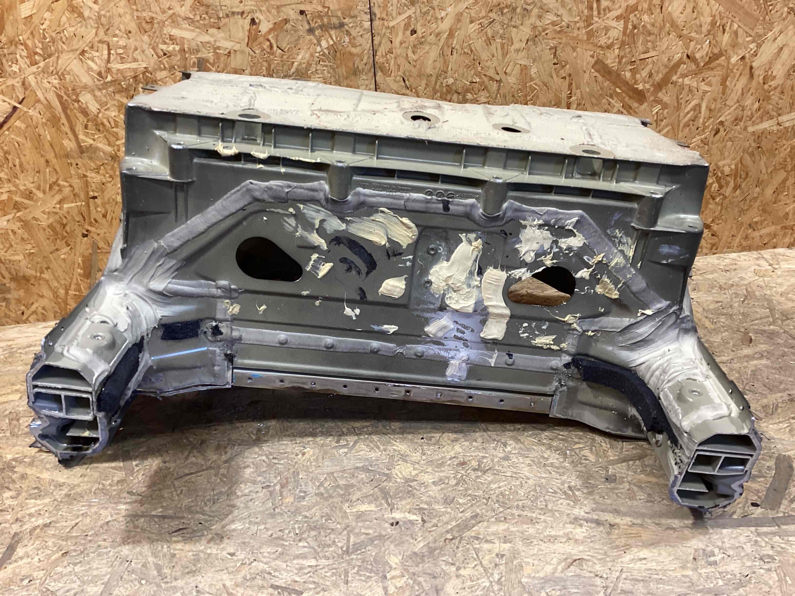 Передняя панель крепления облицовки (телевизор) Porsche 911 270226-101