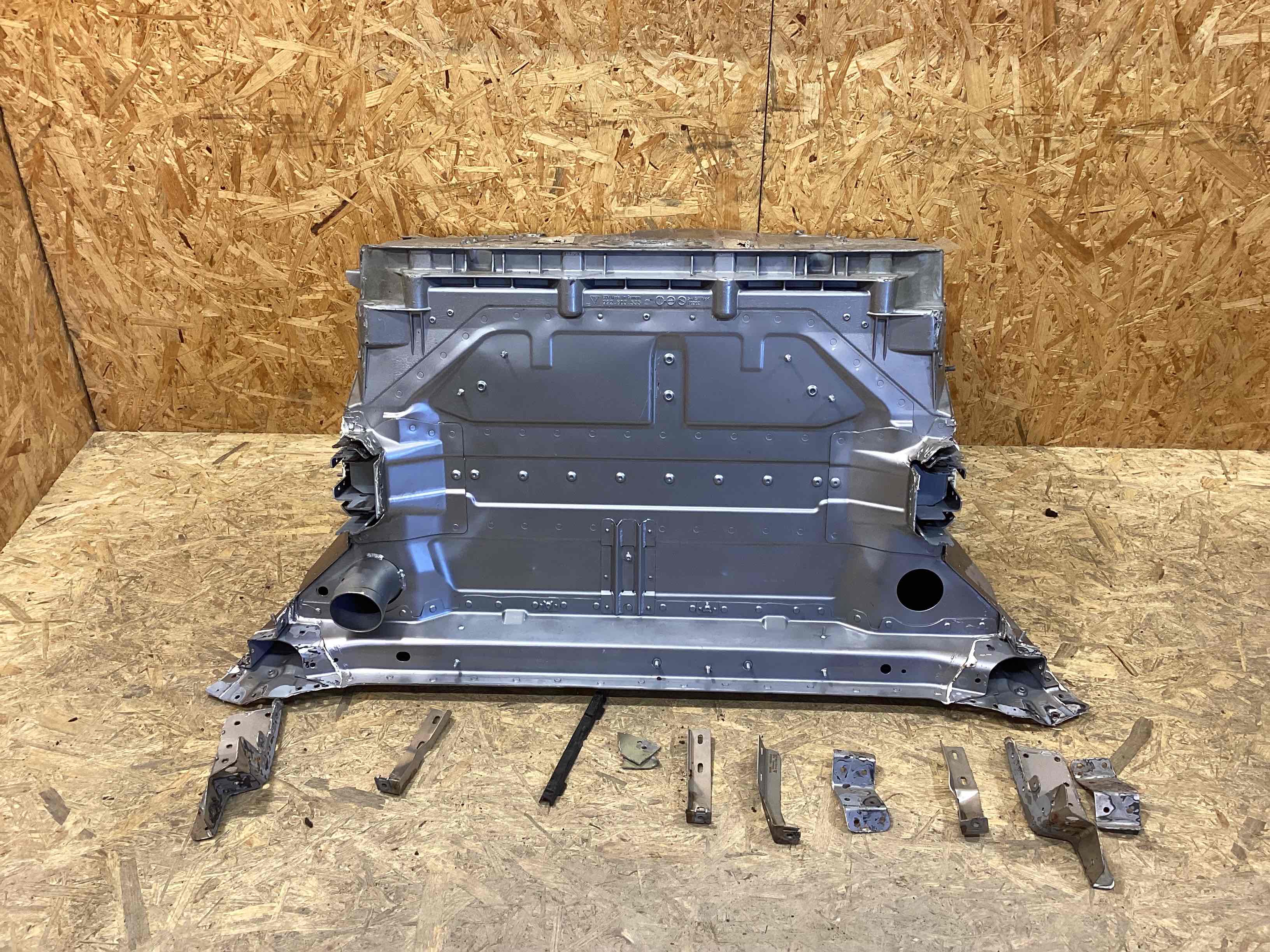 Передняя панель крепления облицовки (телевизор) Porsche 911 270226-102