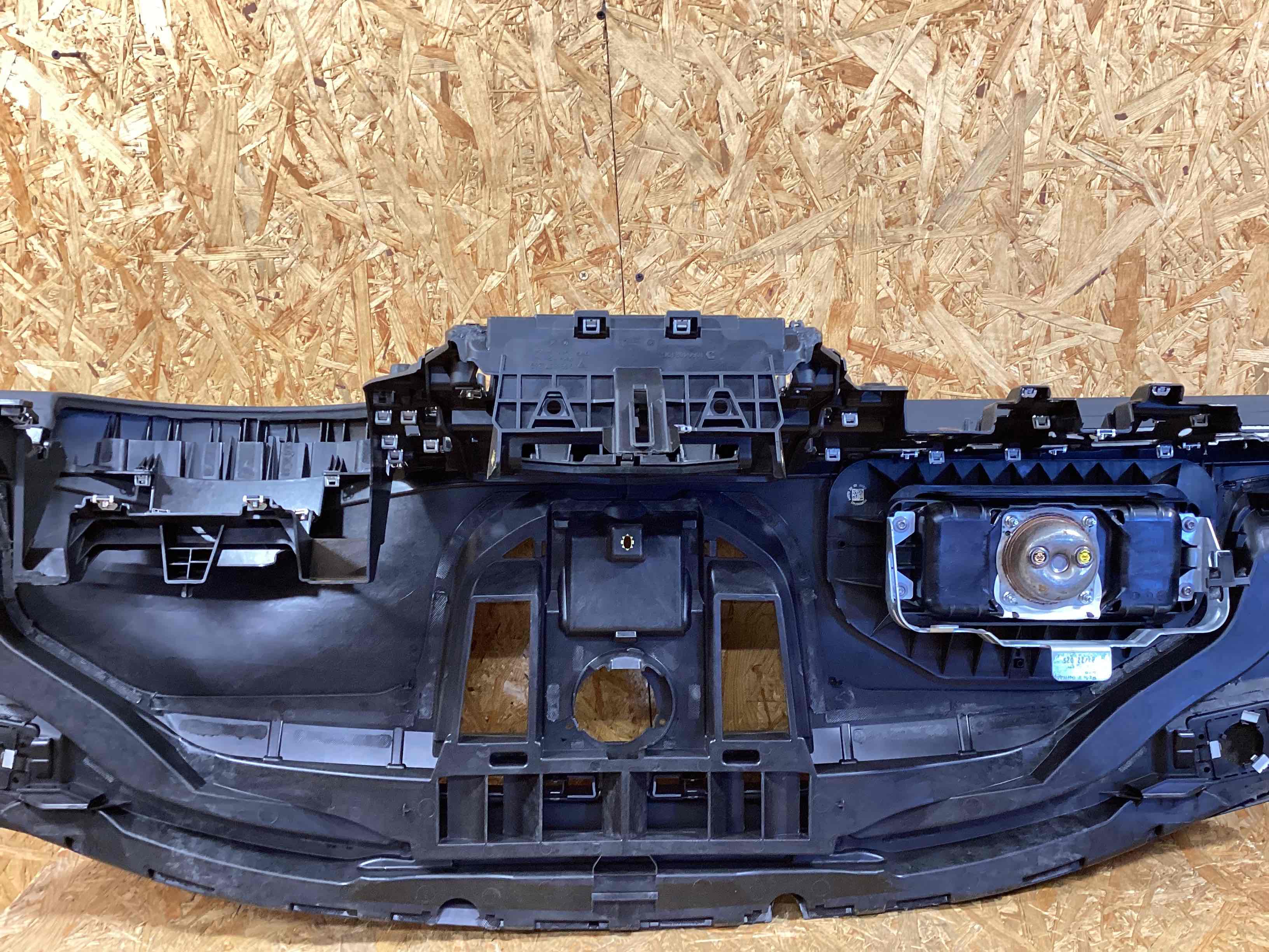 Панель передняя салона (торпедо) Porsche Macan 270226-104