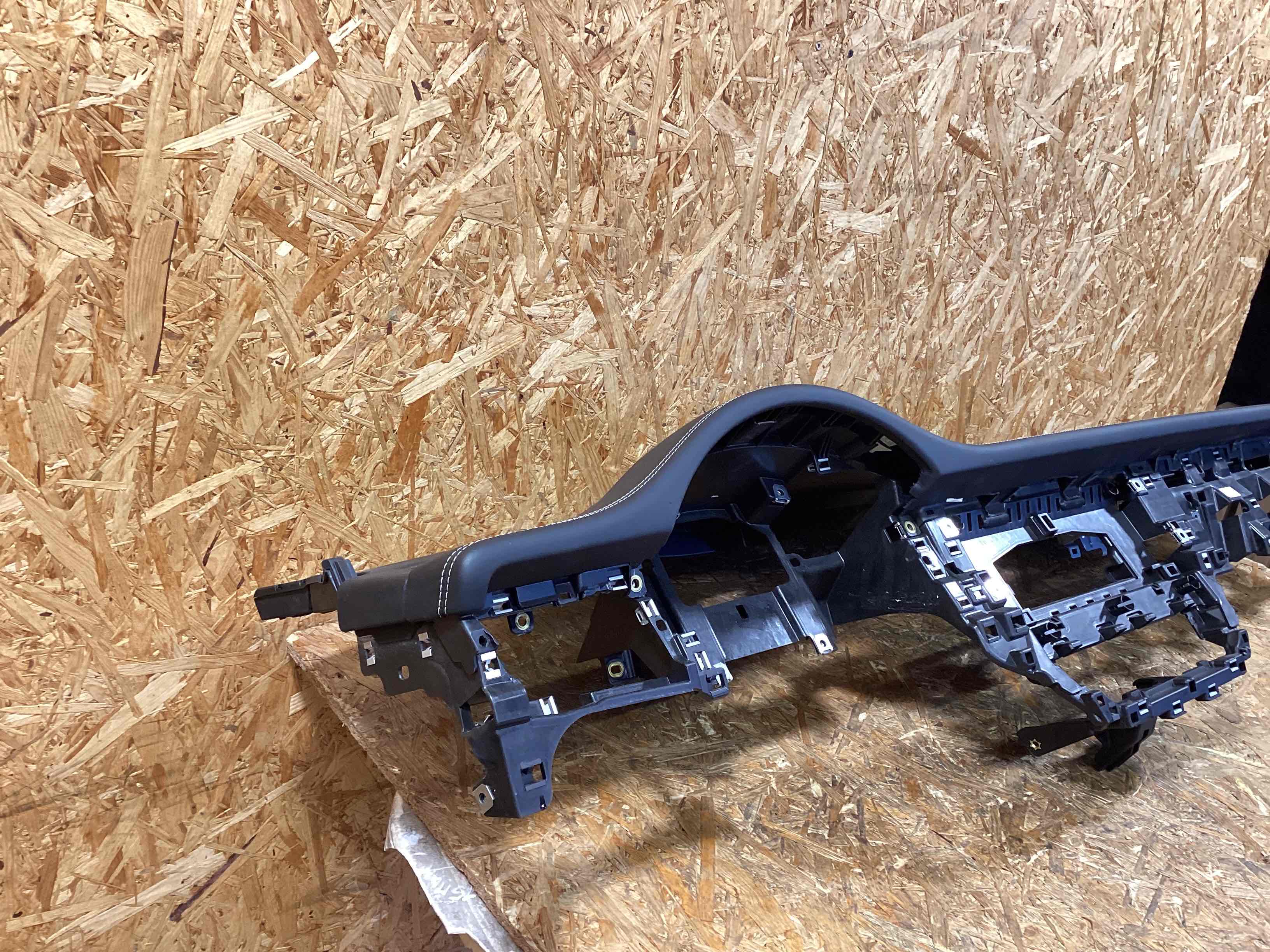 Панель передняя салона (торпедо) Porsche Macan 270226-104