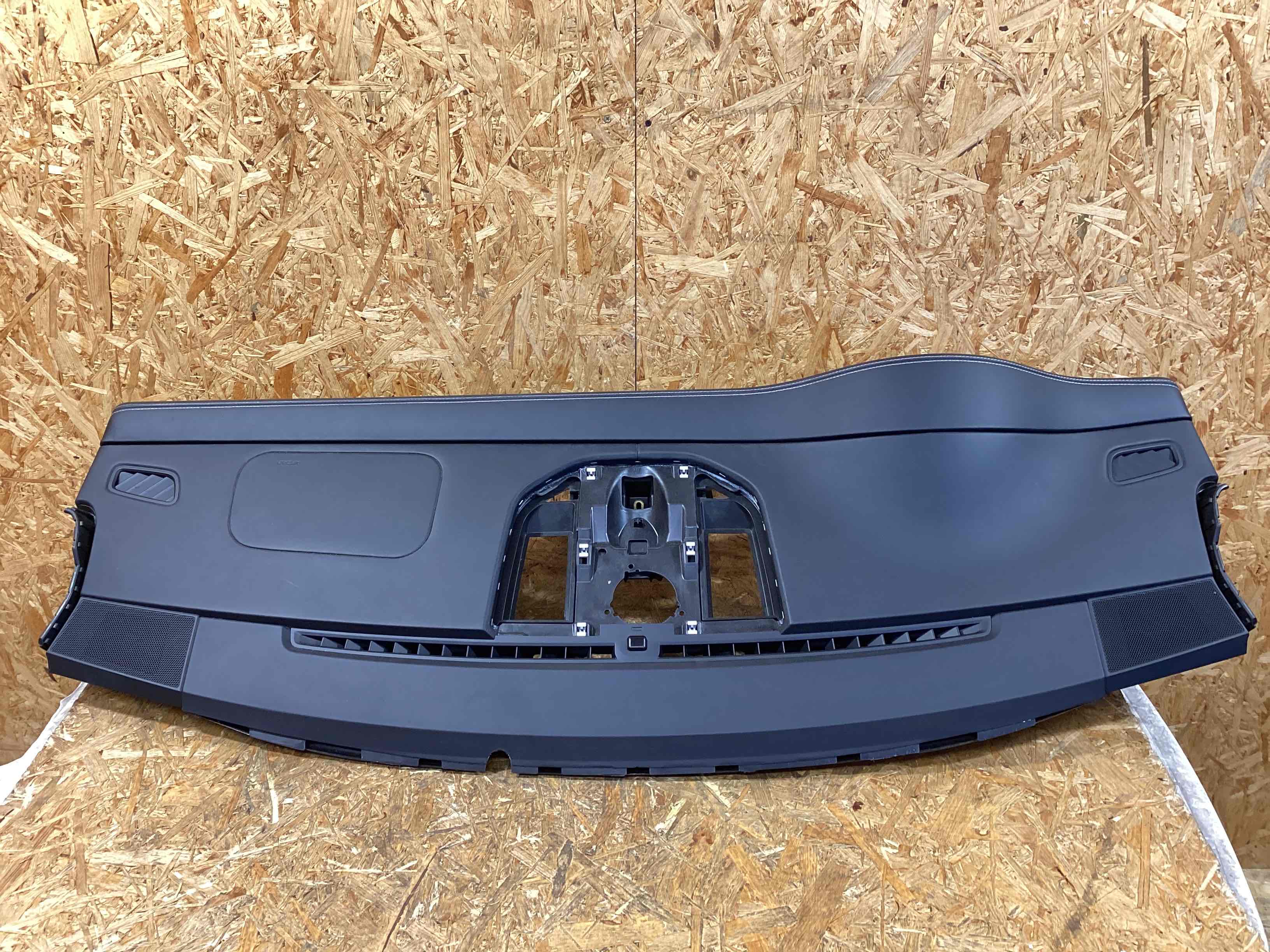 Панель передняя салона (торпедо) Porsche Macan 270226-104