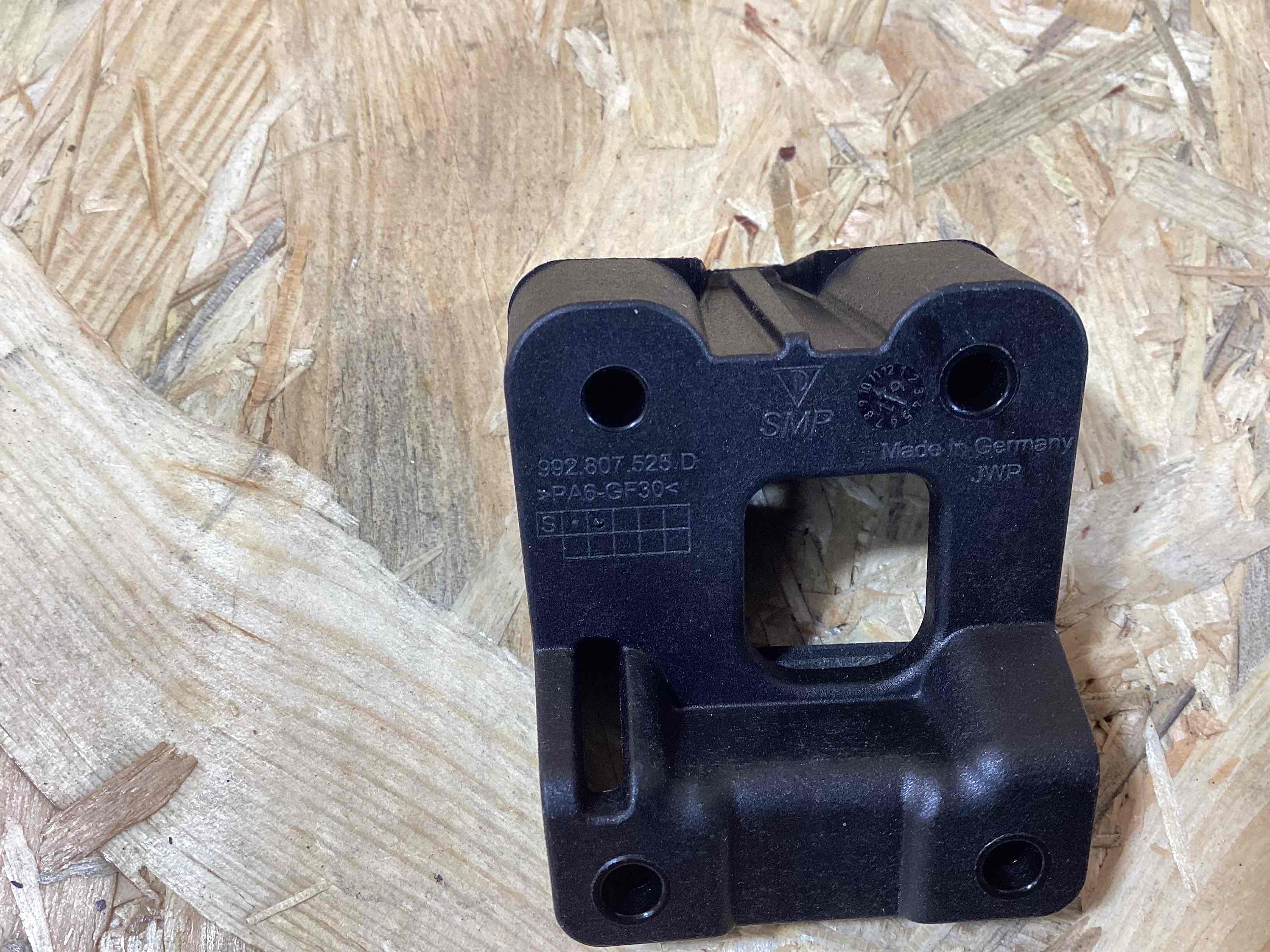 Камера, крепление камеры, корпус Porsche 911 270326-108