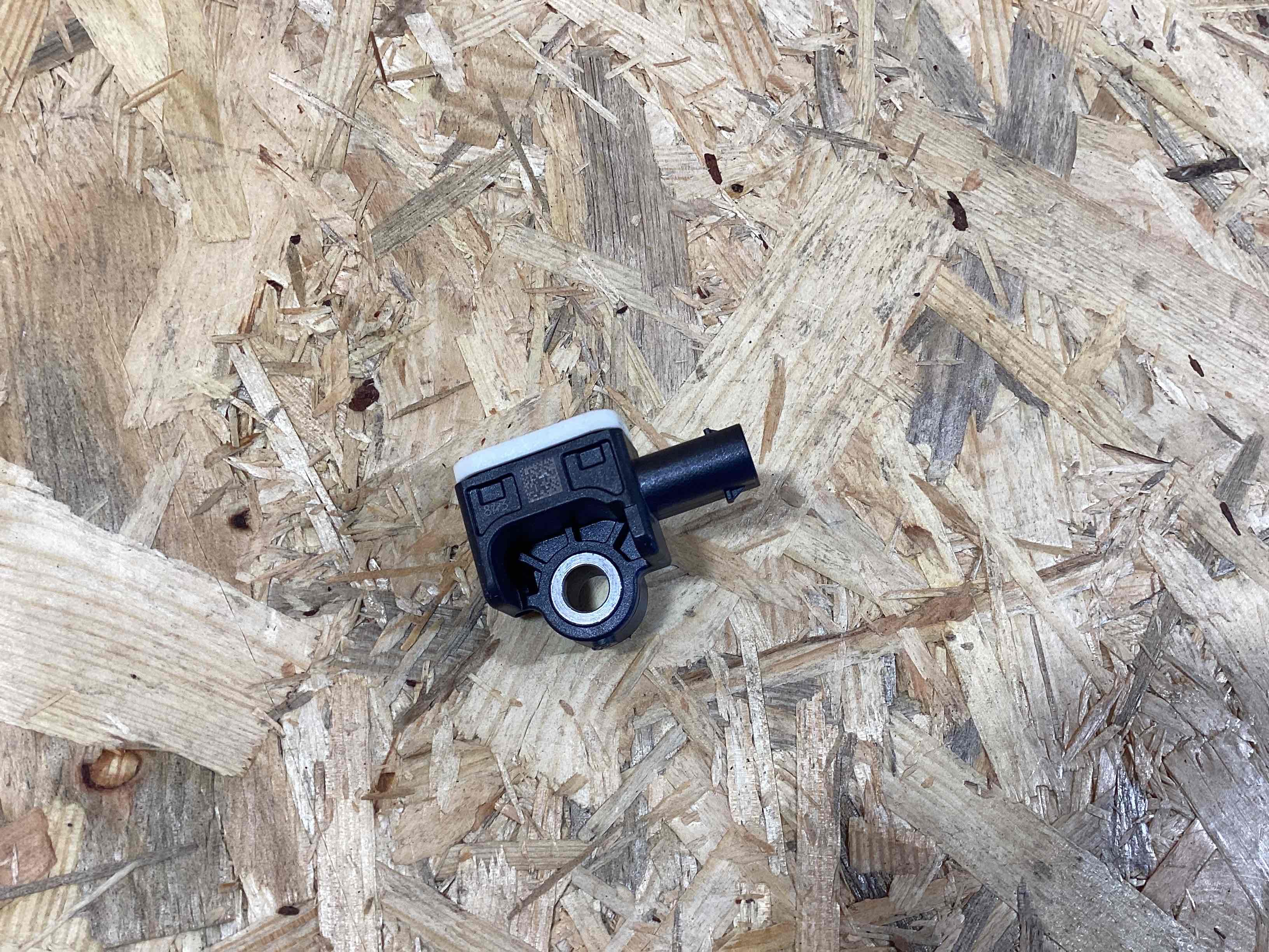 Датчик удара (Airbag), переключатель Porsche Macan 270326-118