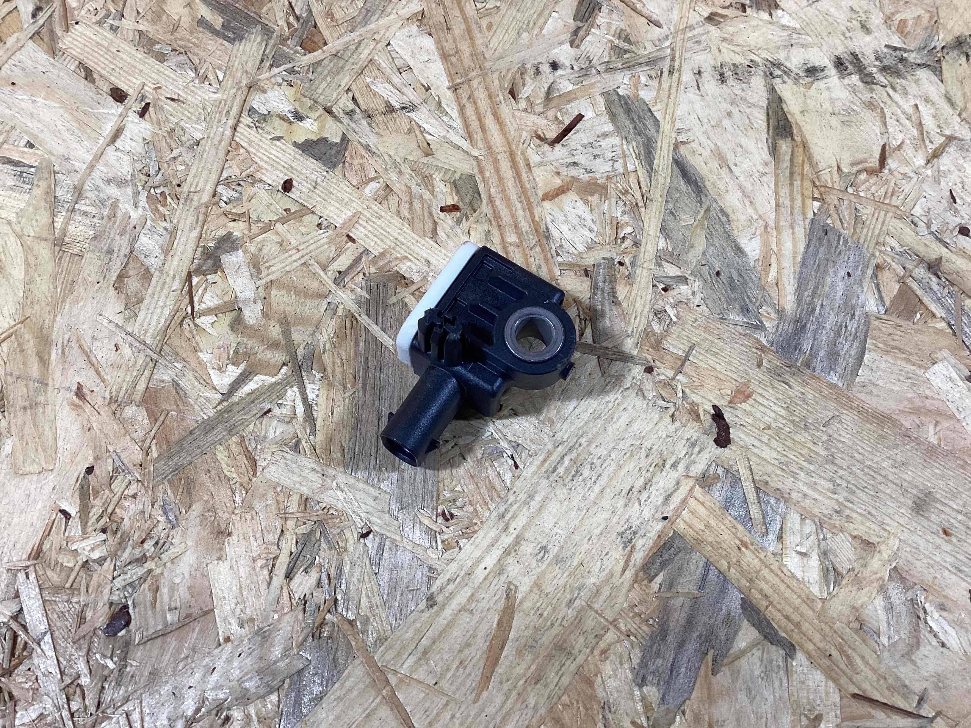 Датчик удара (Airbag), переключатель Porsche Macan 270326-118