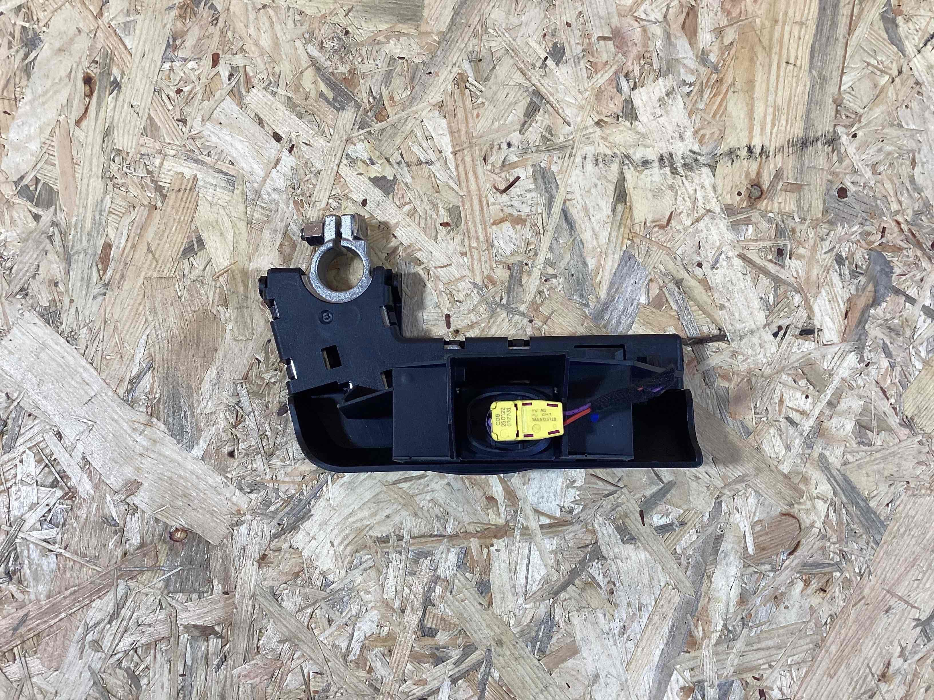 Аккумуляторная батарея, конвертор, проводка, крепление и др. Porsche Macan 270326-119