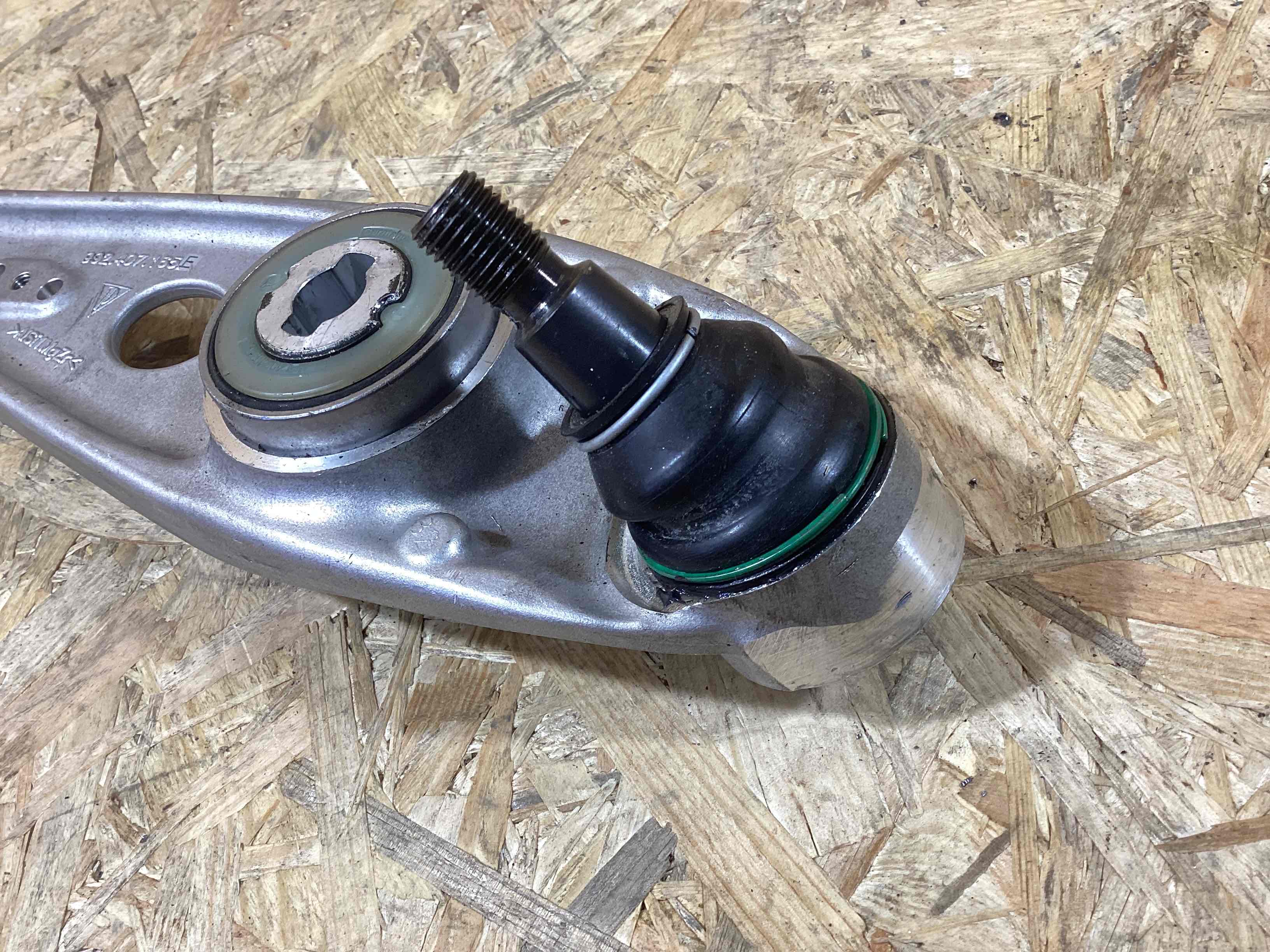 Рычаг подвески Porsche 911 270526-105