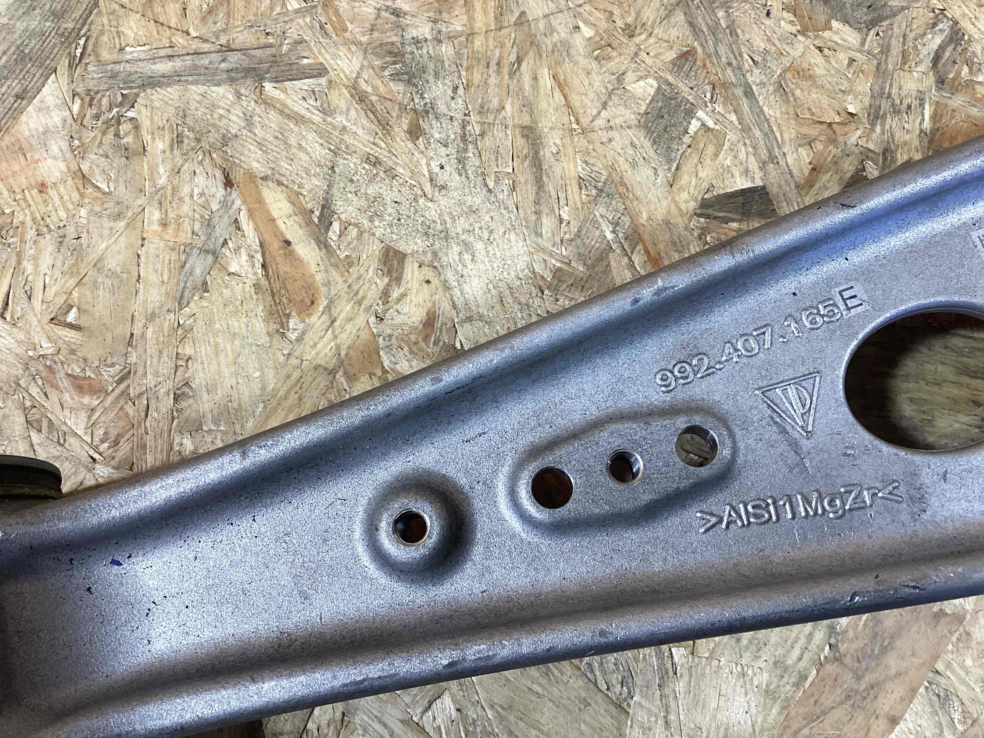 Рычаг подвески Porsche 911 270526-106