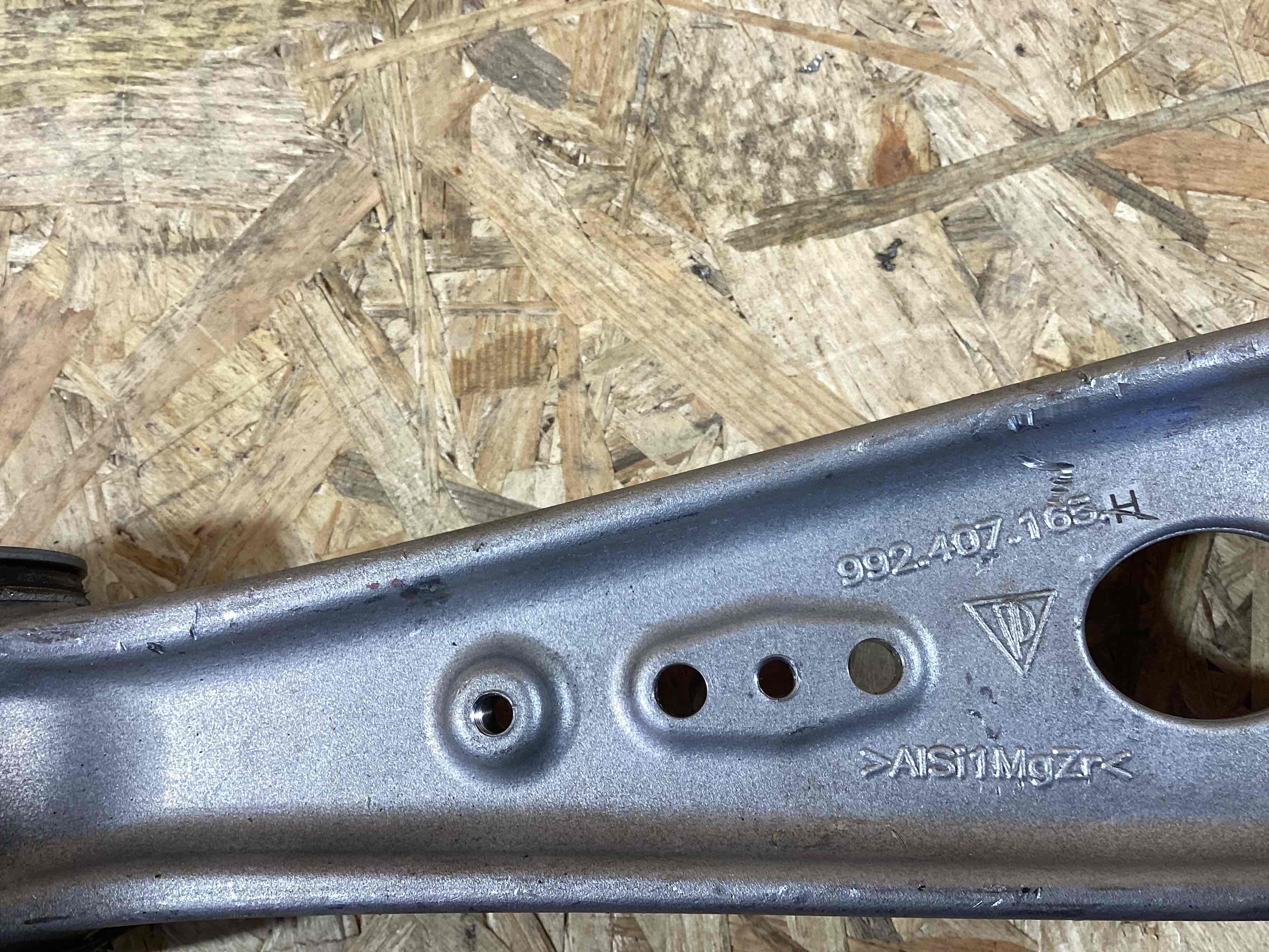 Рычаг подвески Porsche 911 270526-113