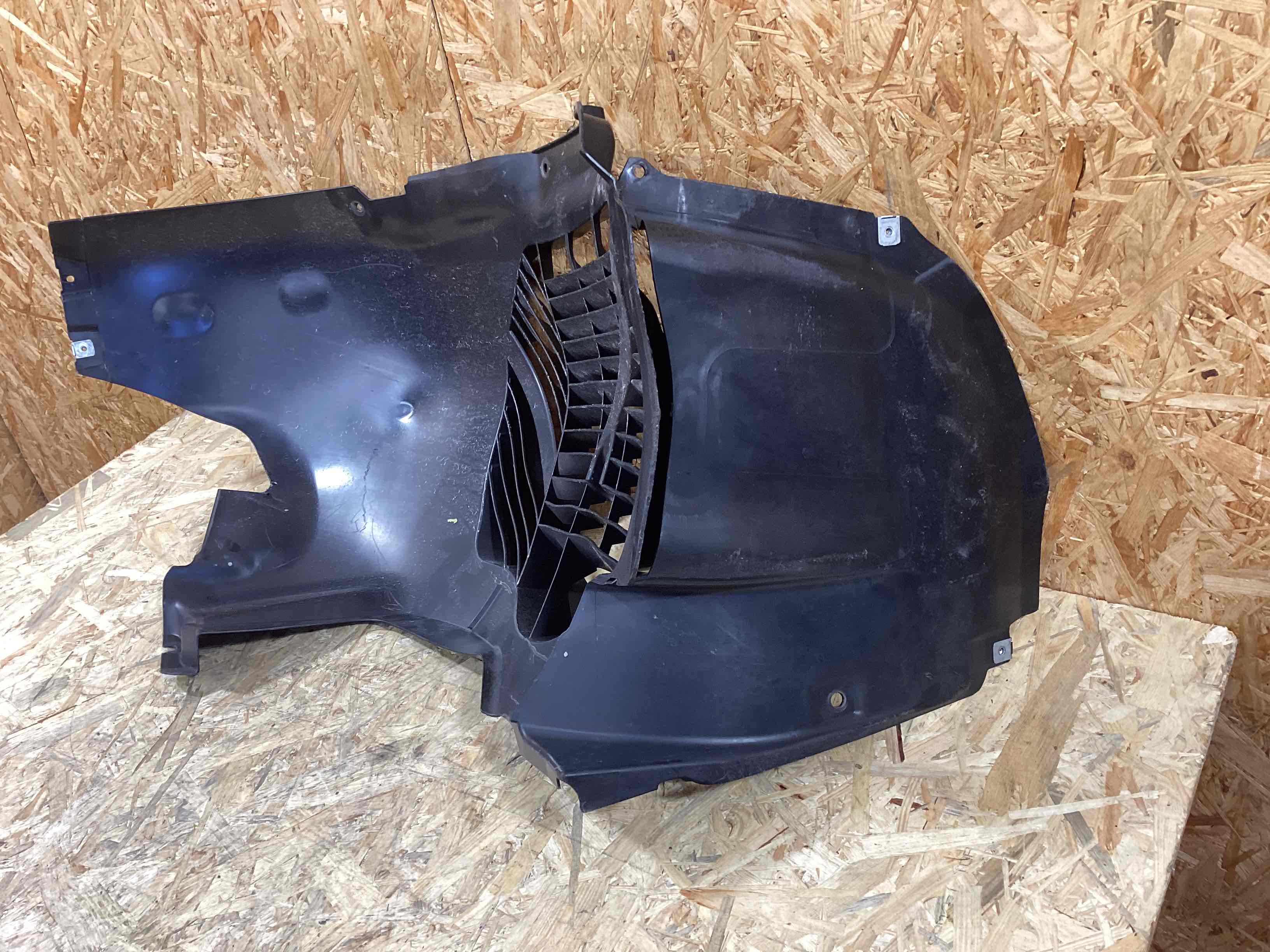 Защита арок передняя правая (подкрылок) Porsche 911 270526-118