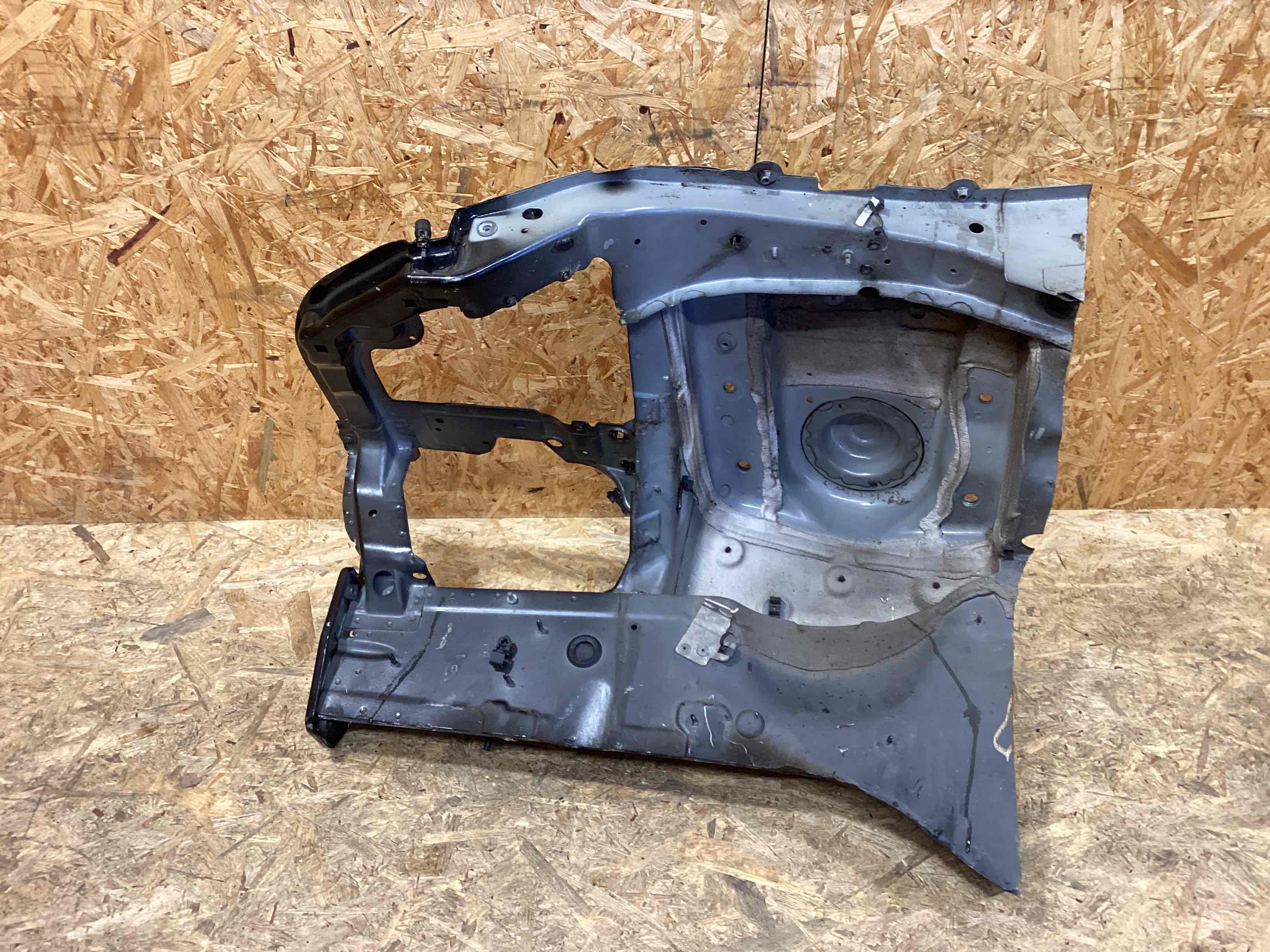 Лонжерон левый Porsche Macan 271125-101