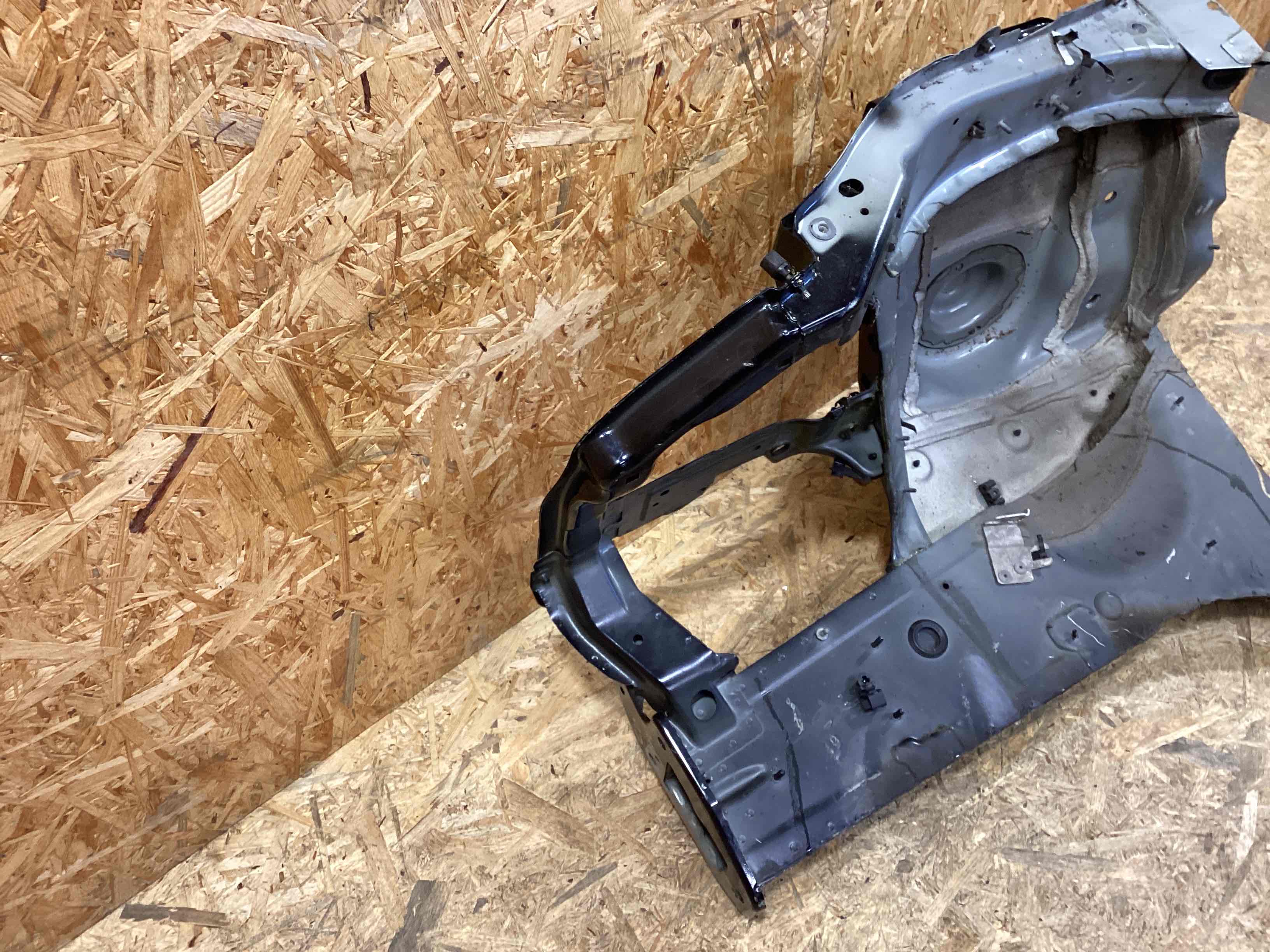 Лонжерон левый Porsche Macan 271125-101